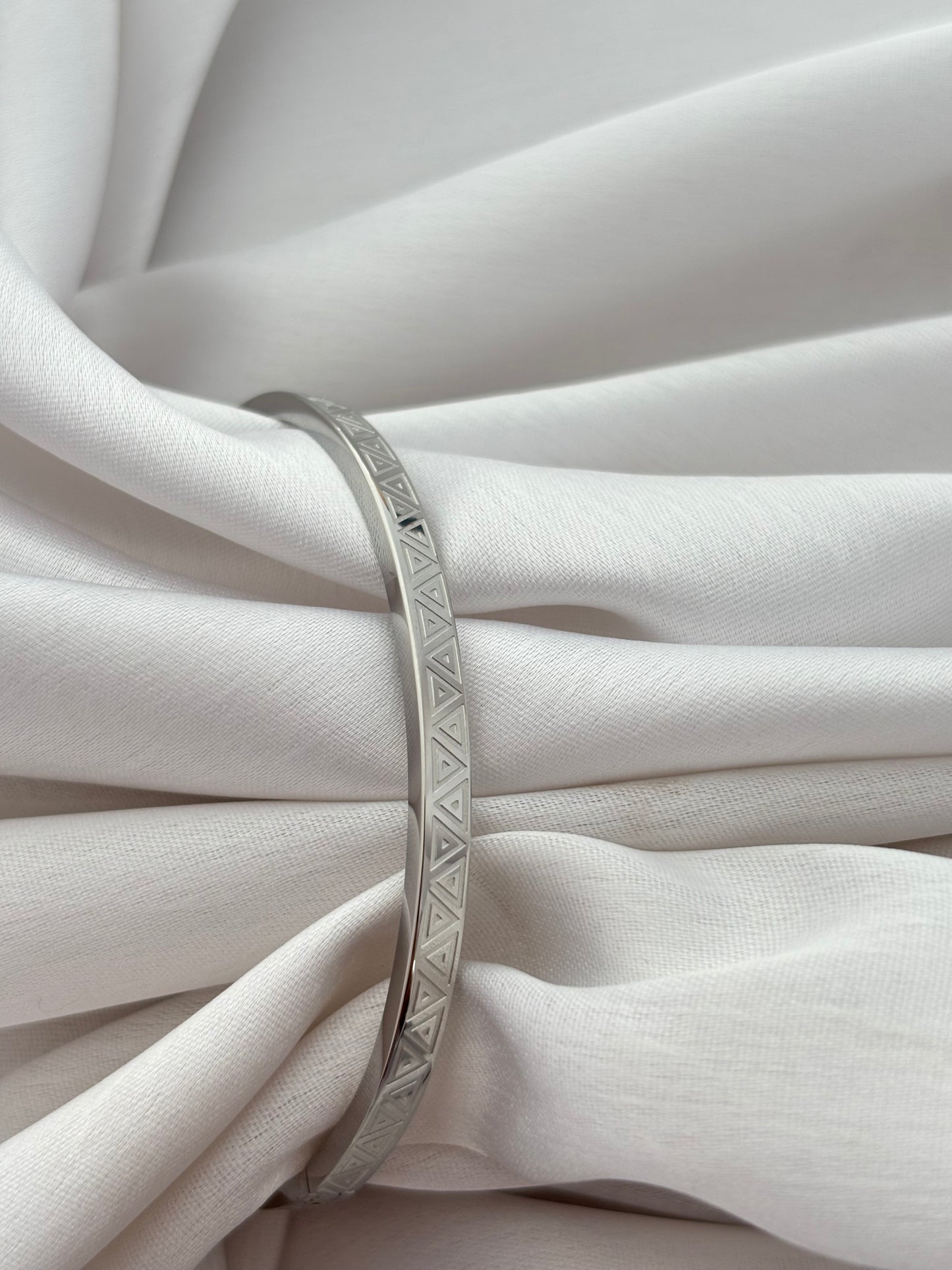 Sleek Designer Kada