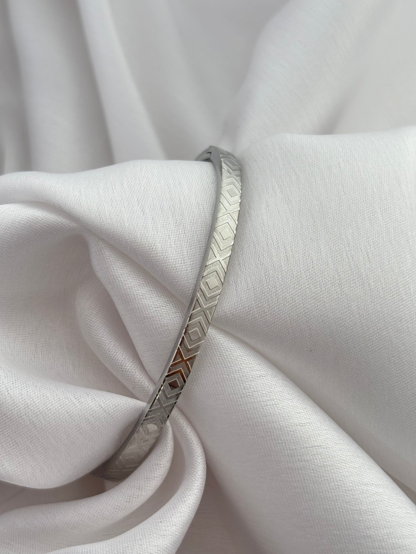Sleek Designer Kada