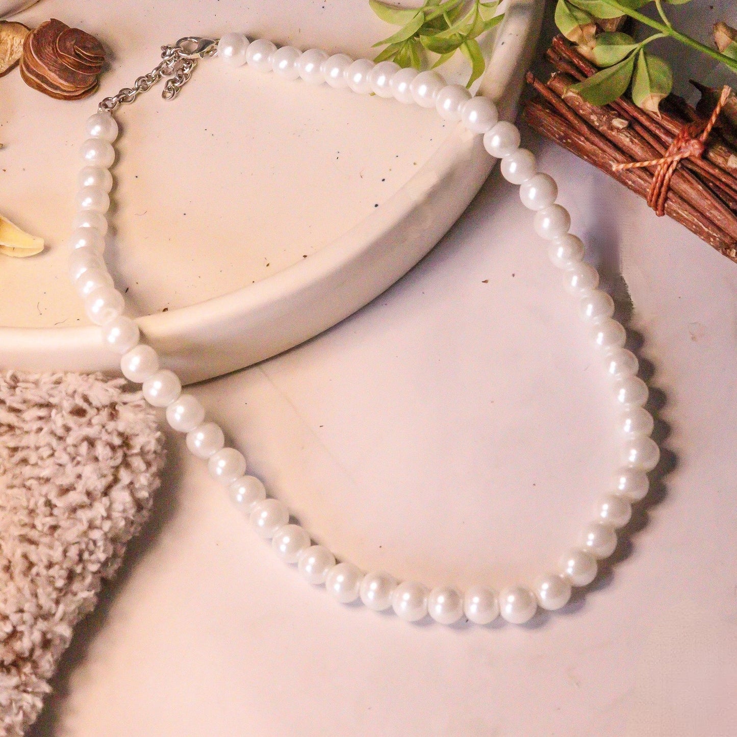 Elegant Pearl Statement Necklace - Curvy Jewels