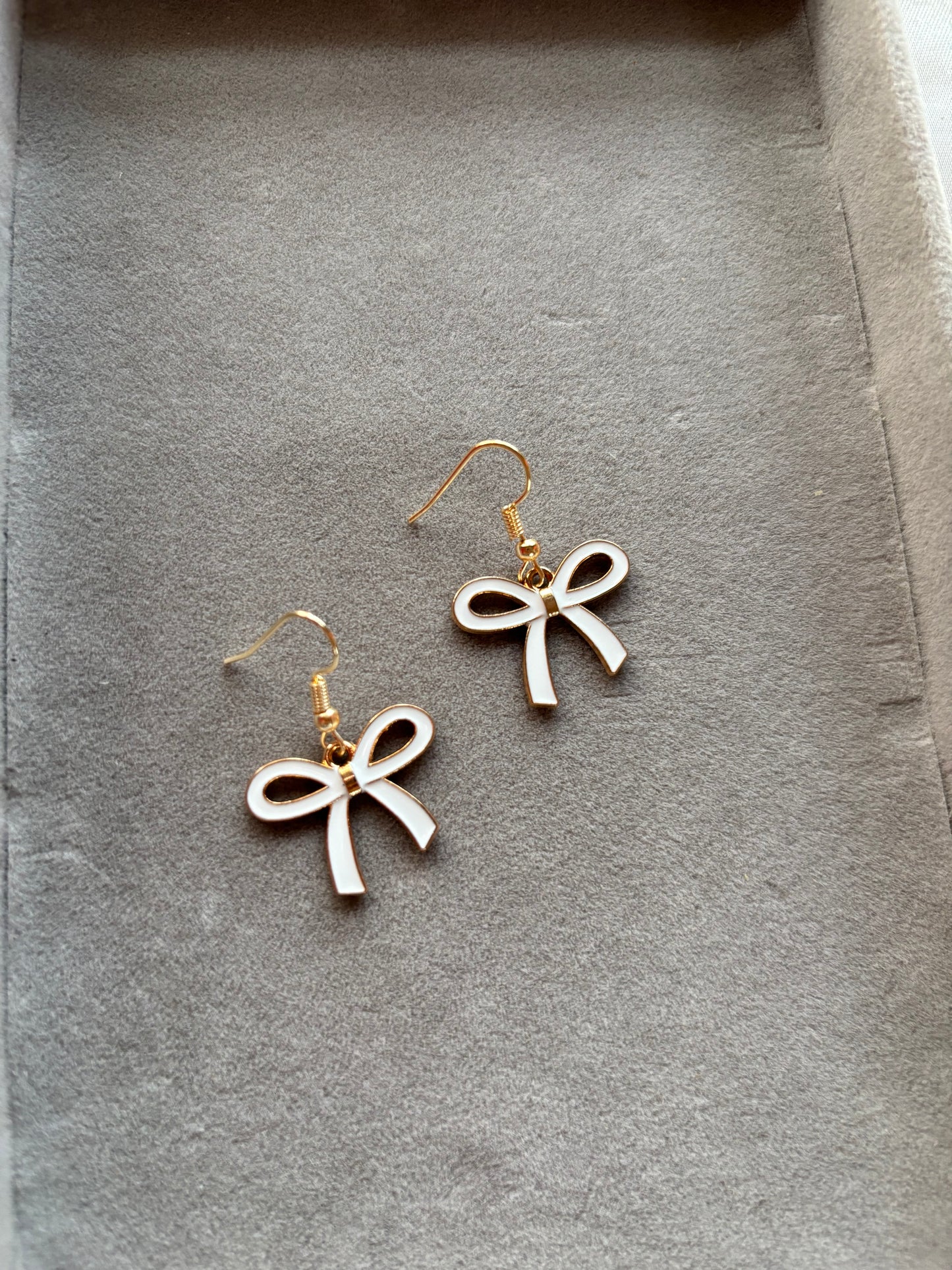 Enamel Bow Earrings π