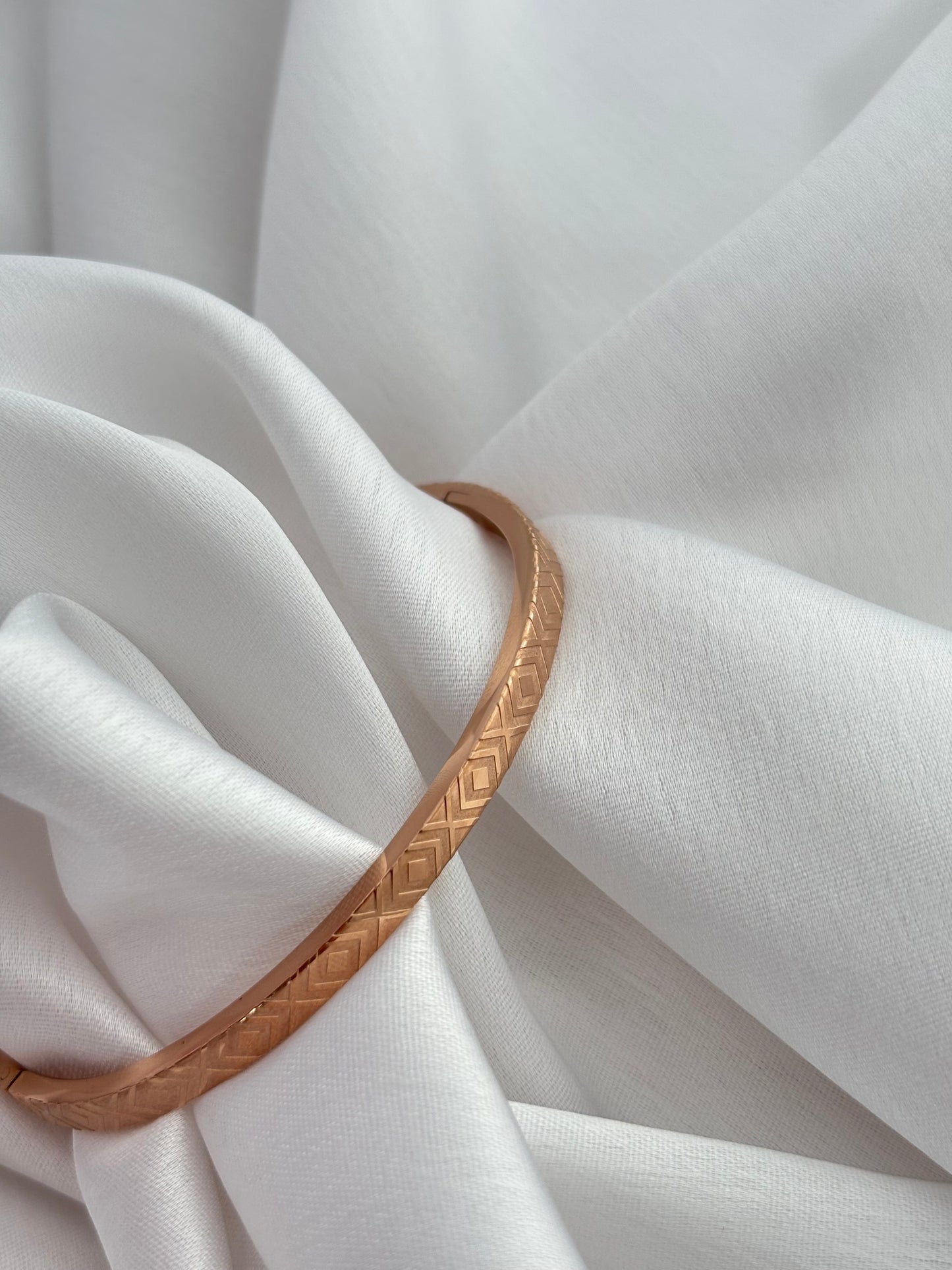 Sleek Designer Kada