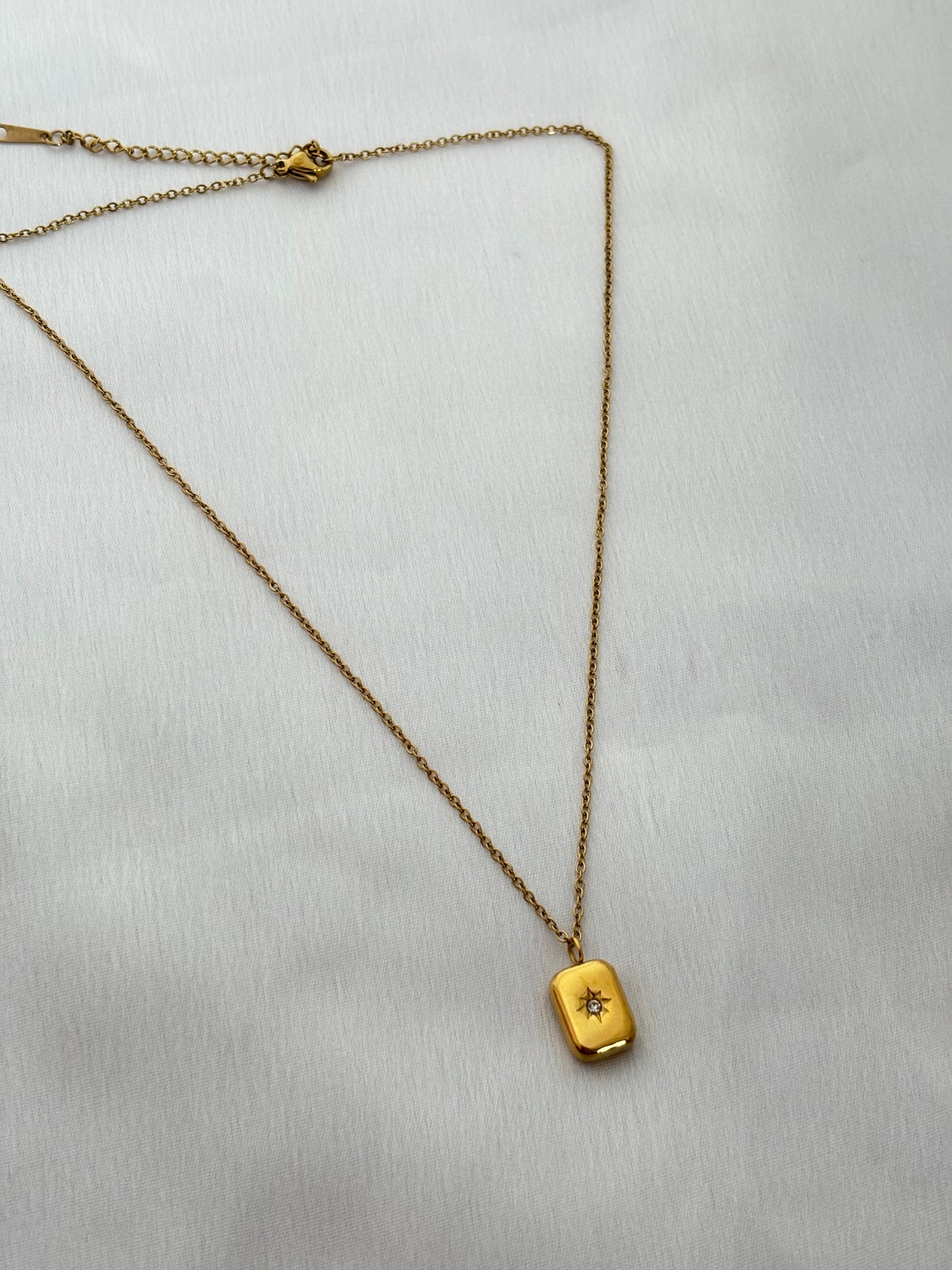 Golden Starburst Anti Tarnish Necklace β¨π