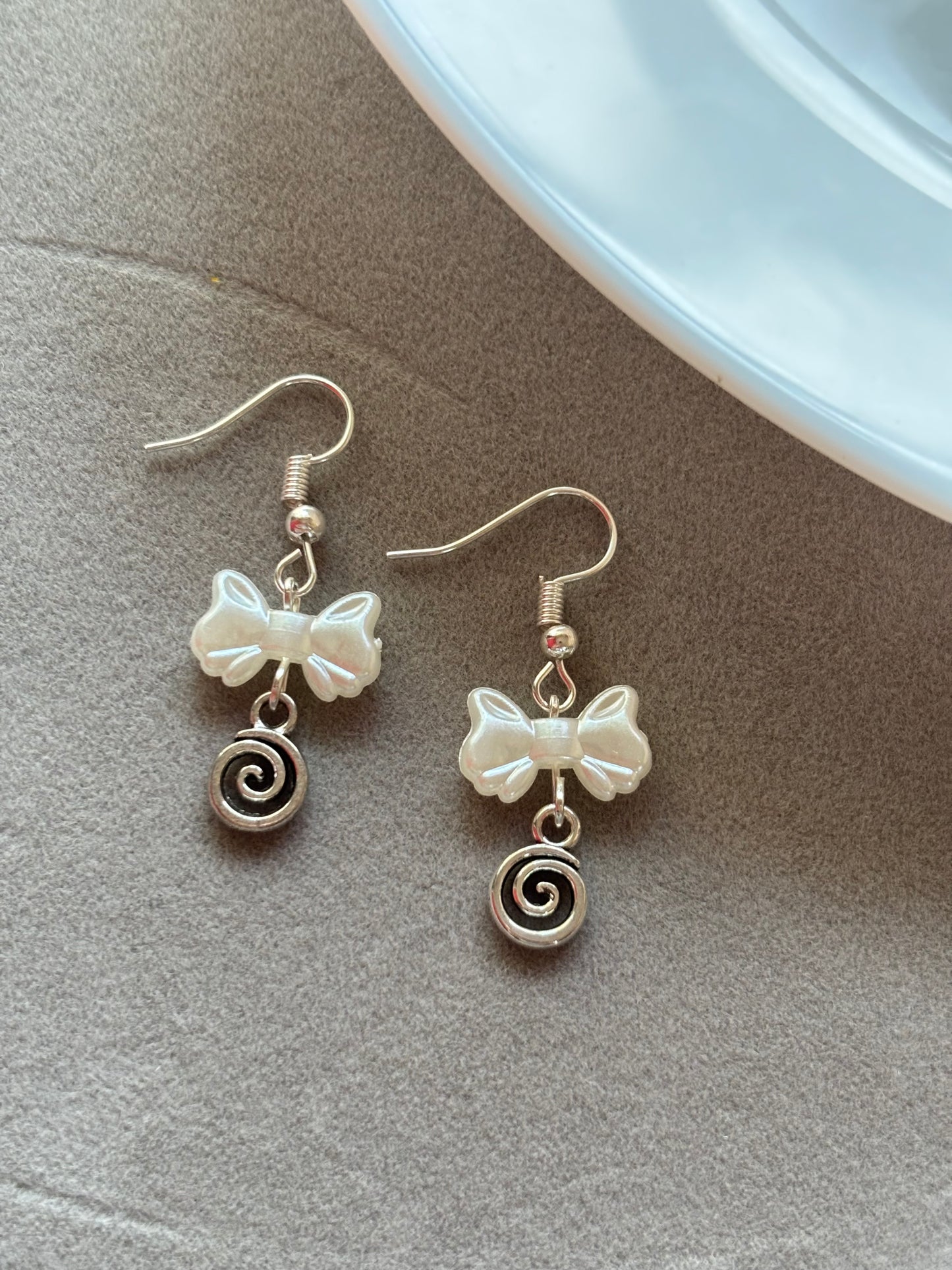Bow Swirl Earrings - Curvy Jewels