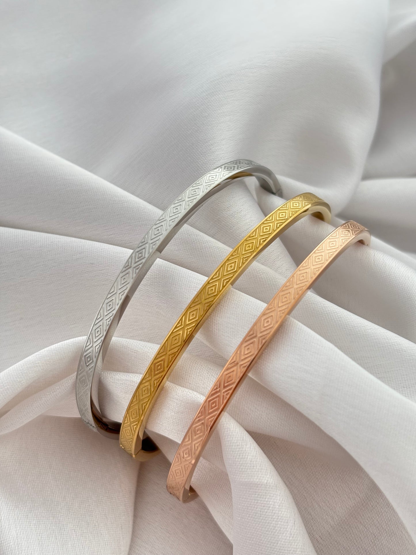 Sleek Designer Kada