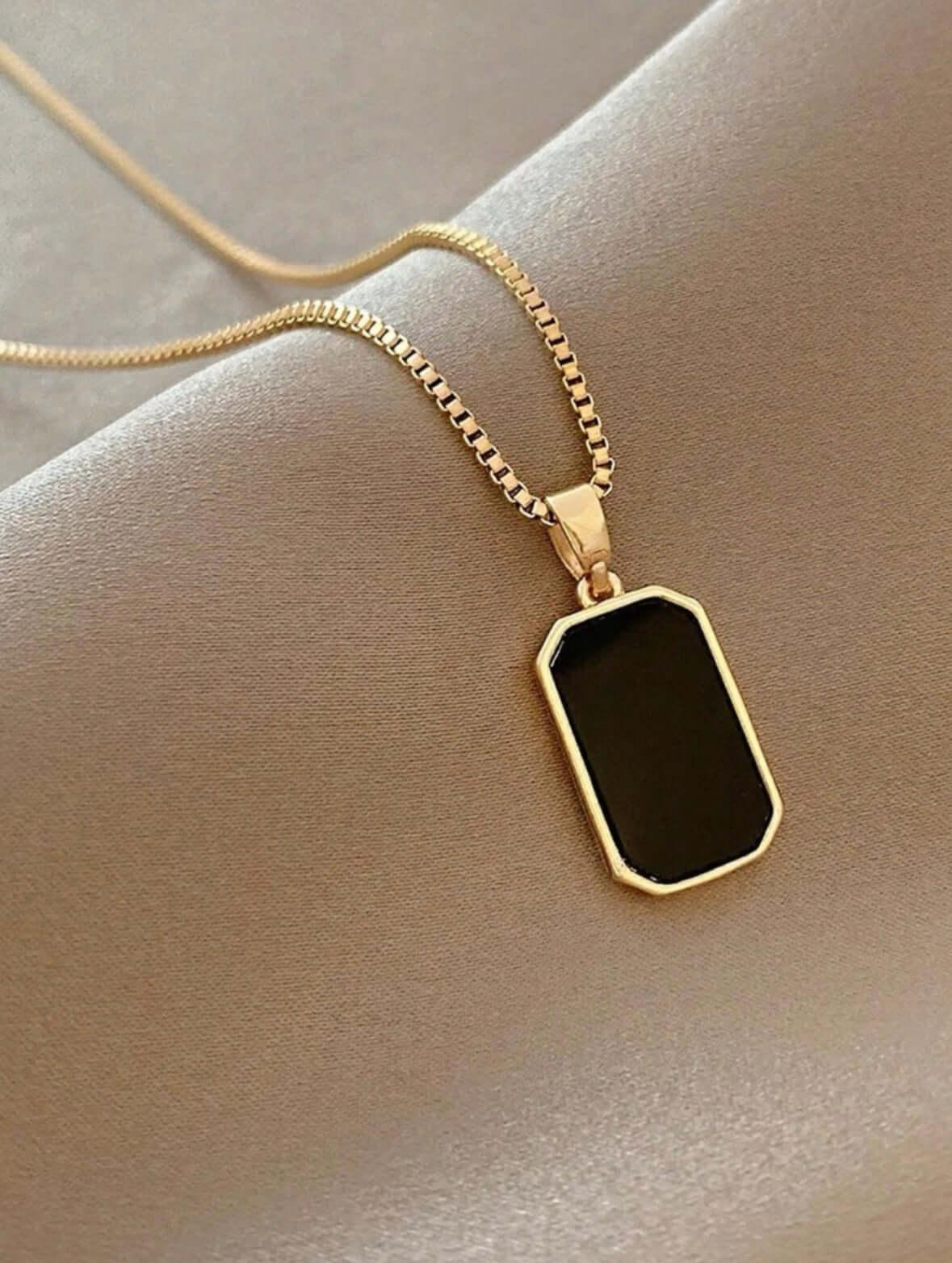 Luxe Gold-Plated Pendant Necklace - Curvy Jewels