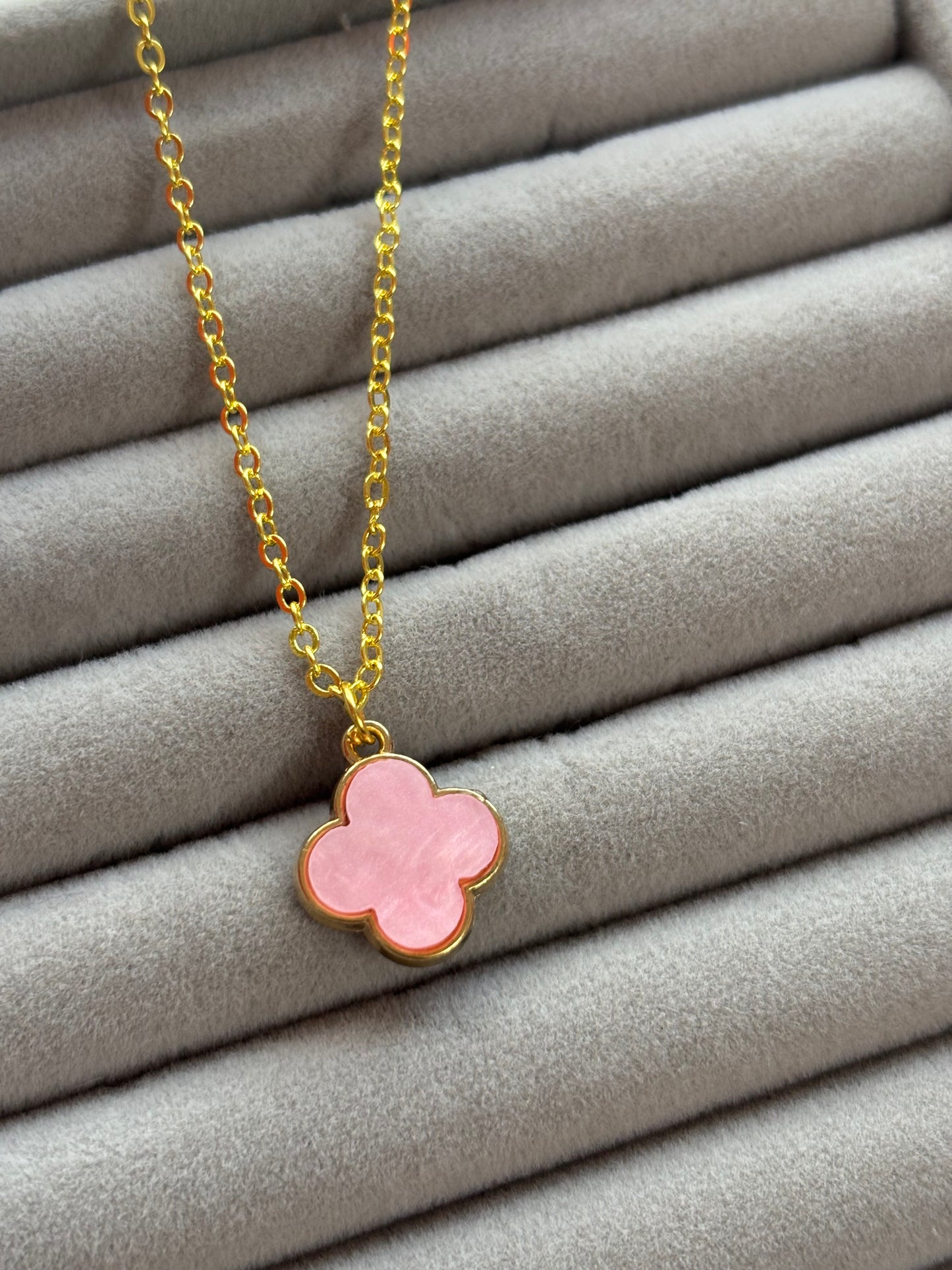 Clover Necklace - Curvy Jewels