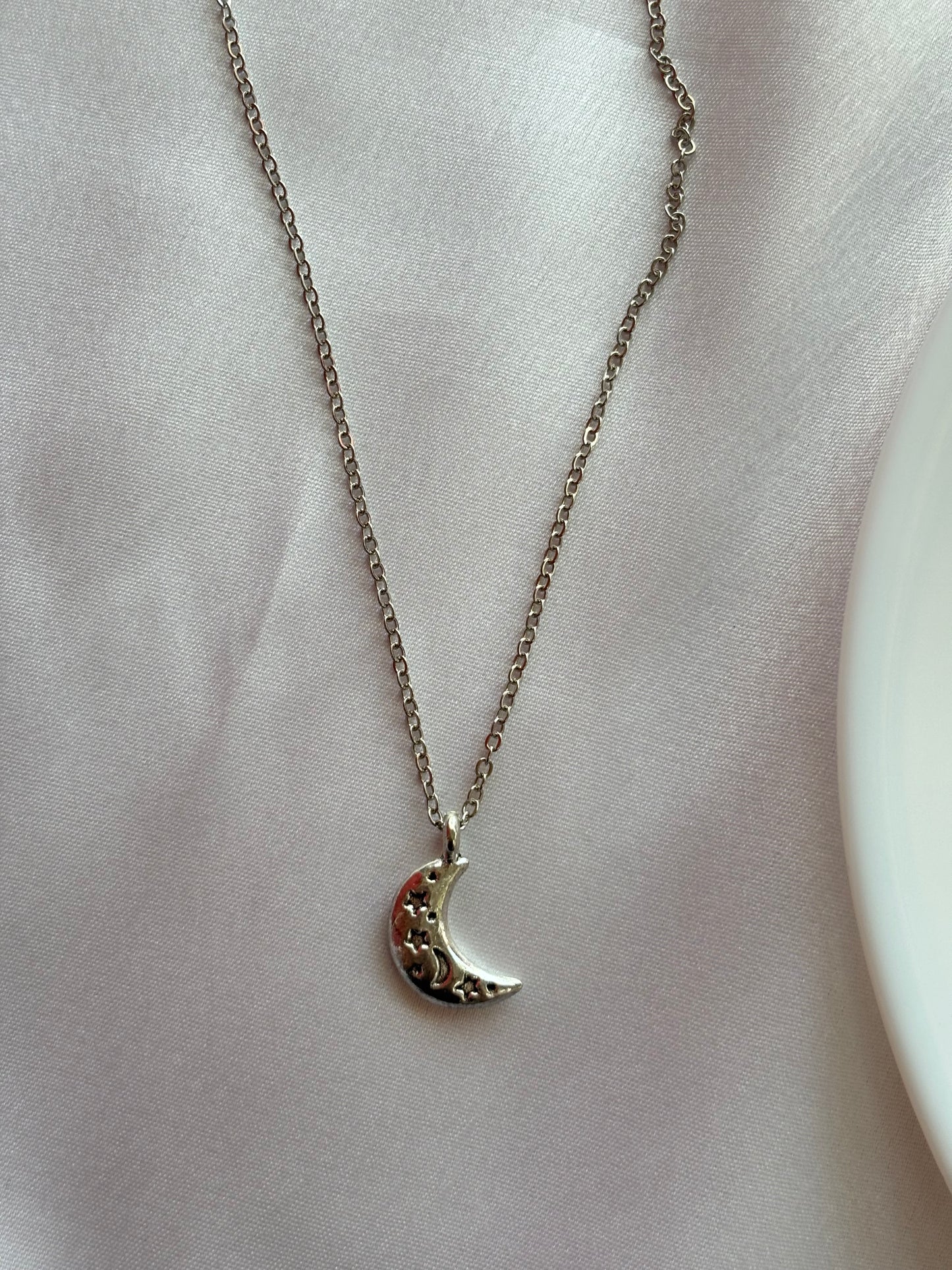 Elegant Crescent Moon Necklace