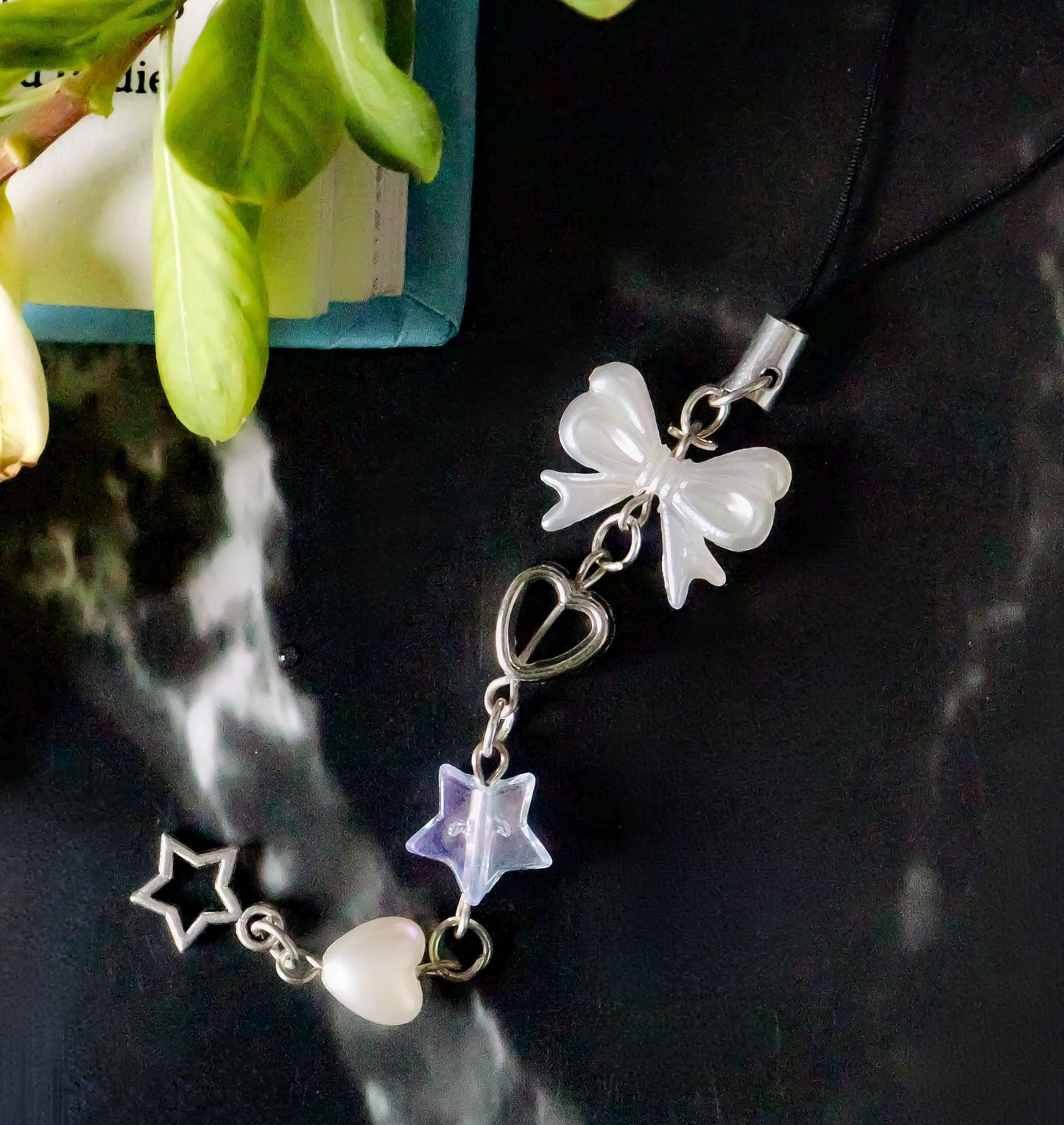 Phone Charm I - Curvy Jewels
