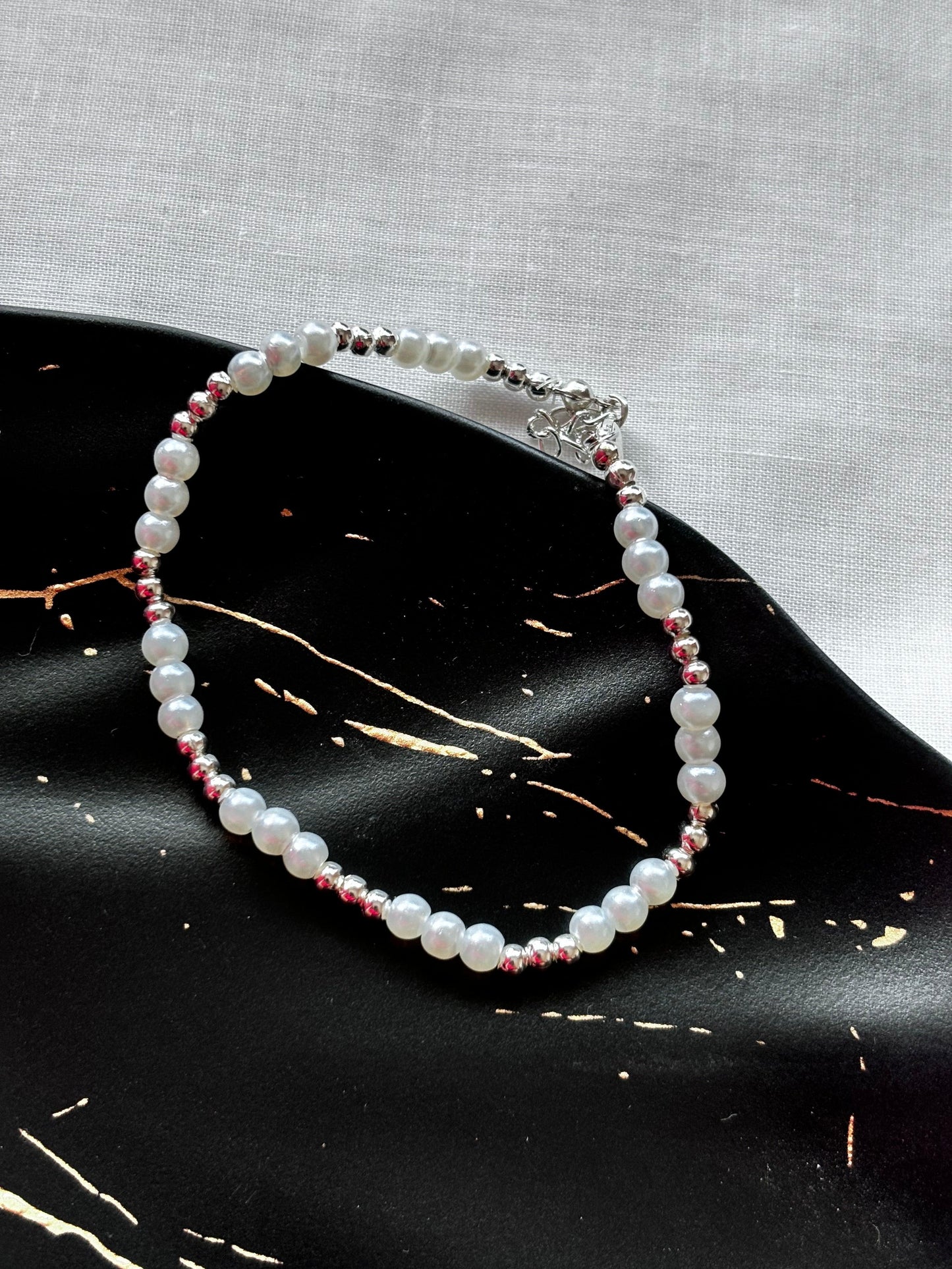 Elegant Silver Pearl Bracelet - Curvy Jewels