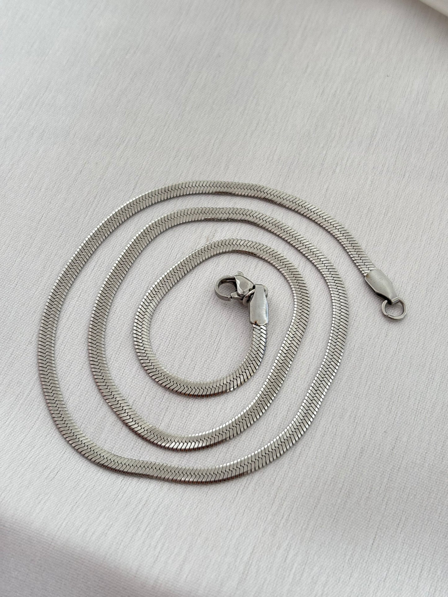 Silver Snake Chain 17” (4)