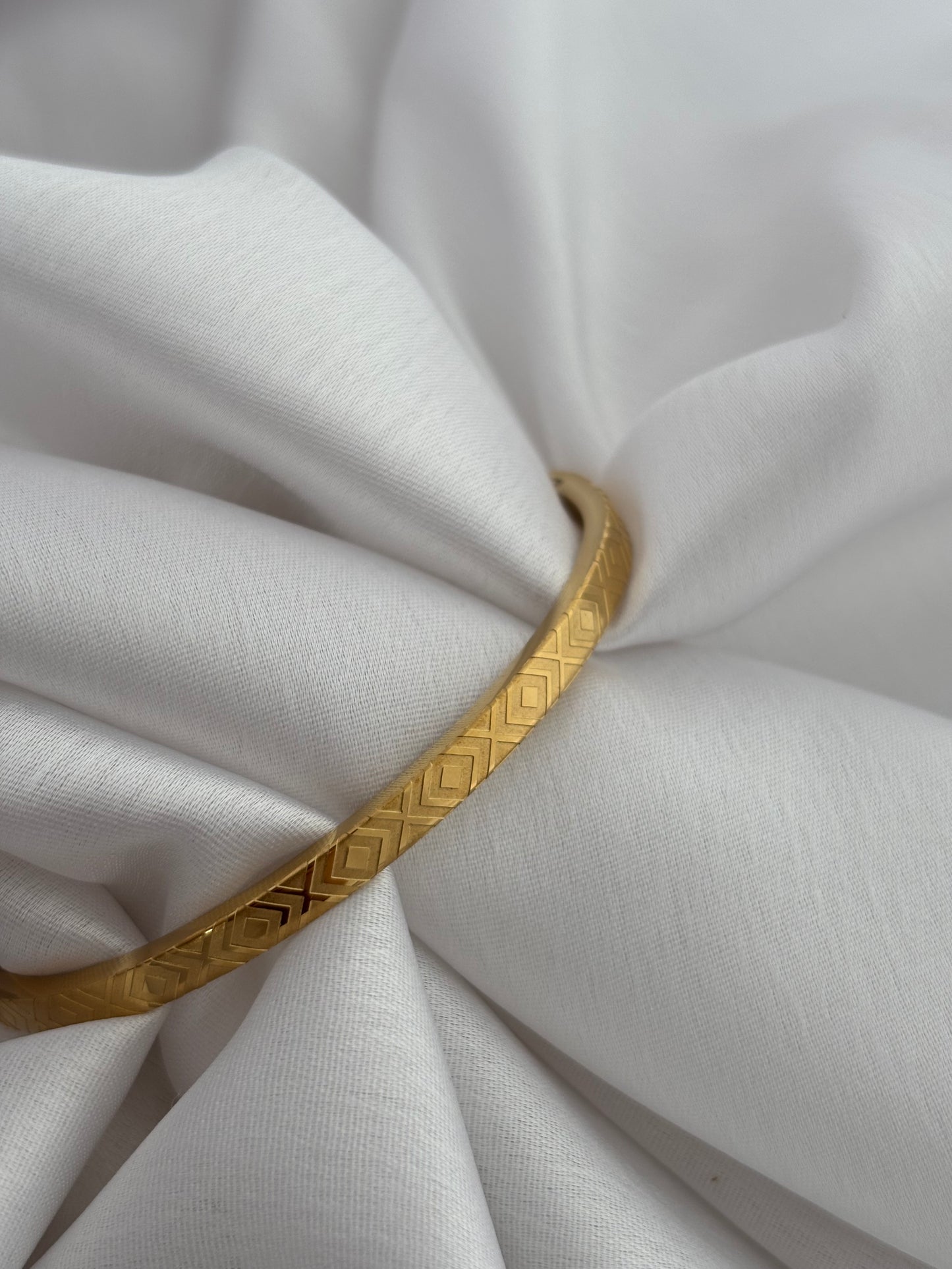 Sleek Designer Kada