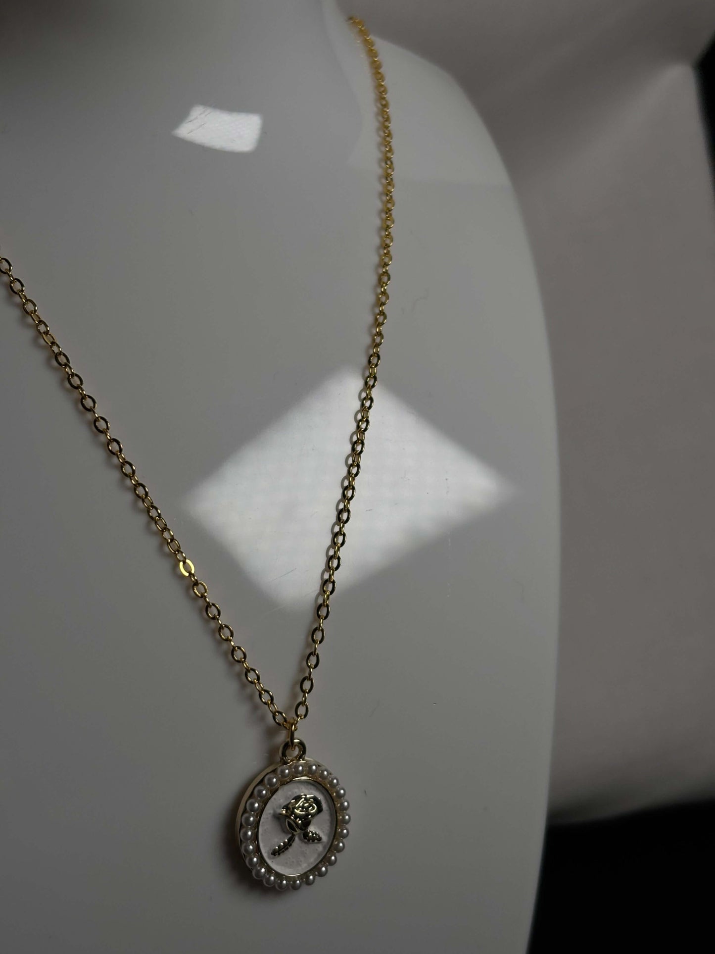 Roseate Elegance - Curvy Jewels