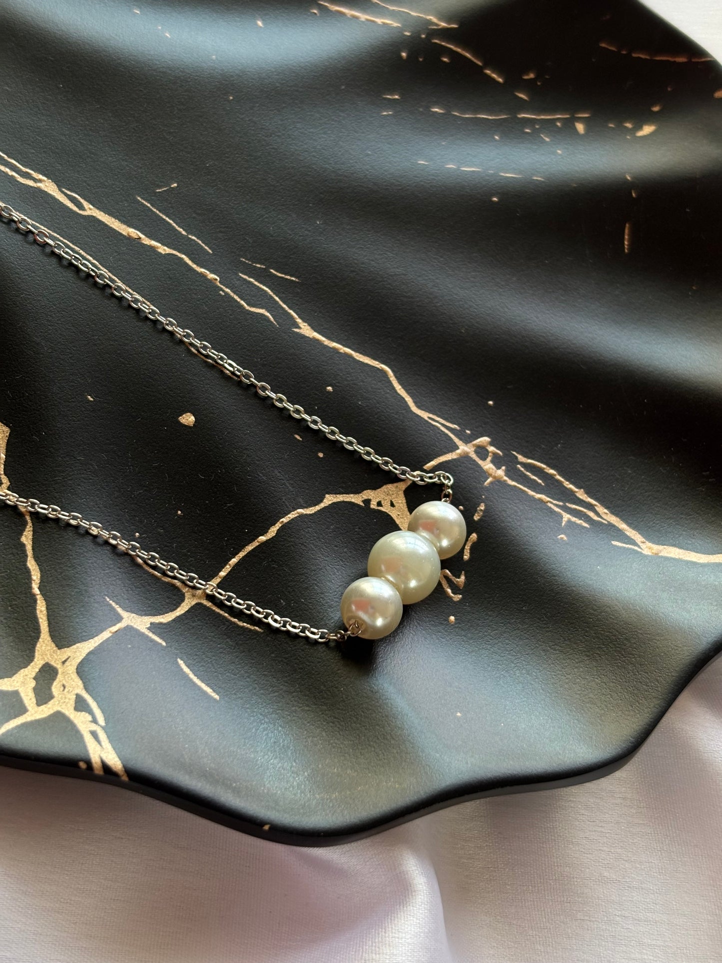 Elegant Stainless Steel Necklace with Pearls - Curvy Jewels