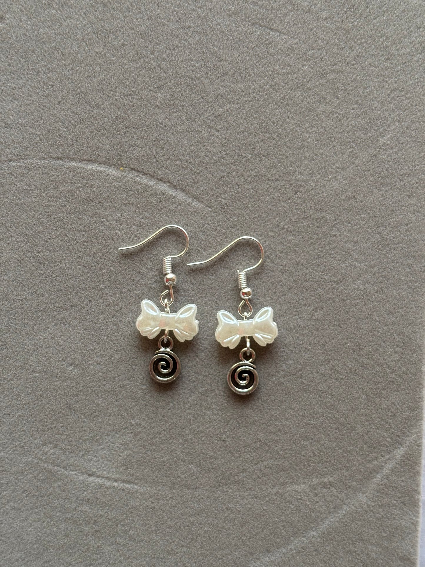 Bow Swirl Earrings - Curvy Jewels