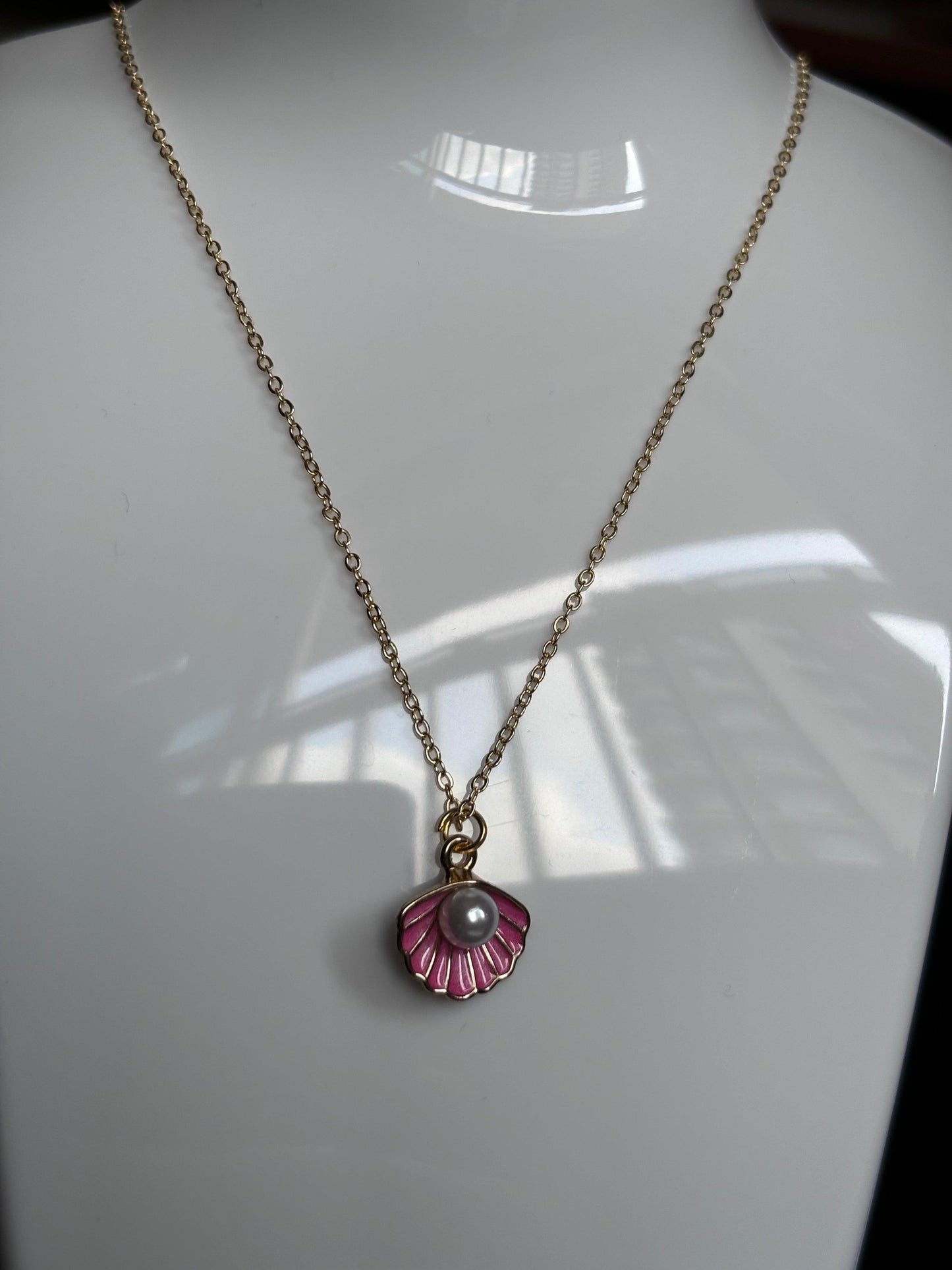 Pink Seashell Necklace - Curvy Jewels