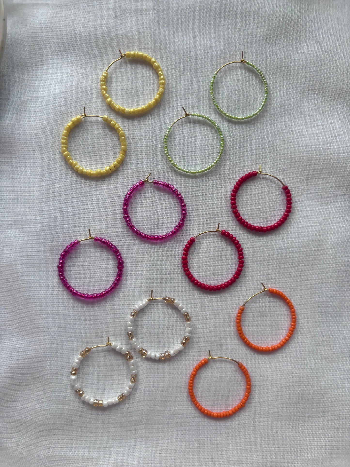 Pair of 6 Hoops - Curvy Jewels