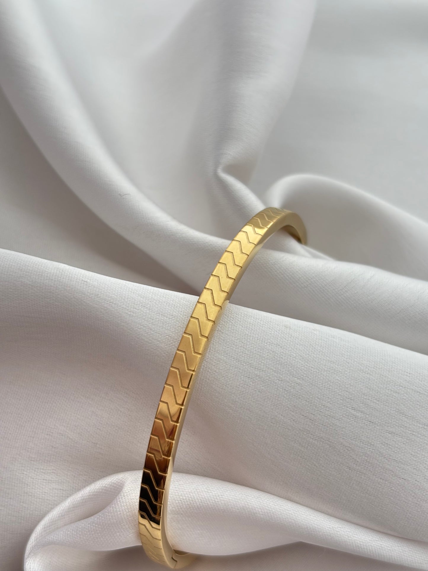 Sleek Designer Kada