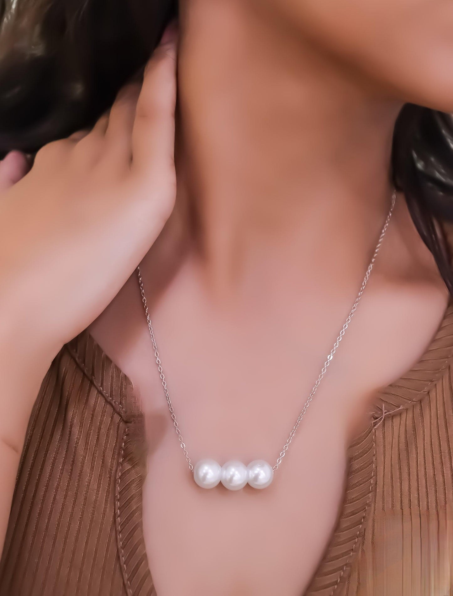 Sophisticated Pearl Pendant Necklace - Curvy Jewels