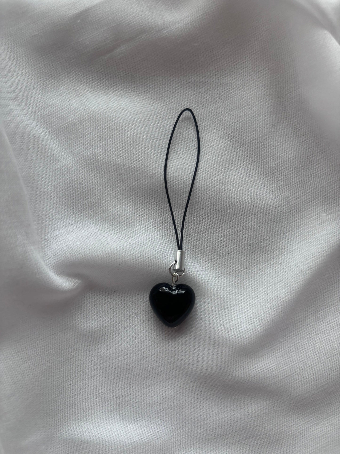 Charming Heart Phone Accessory - Curvy Jewels