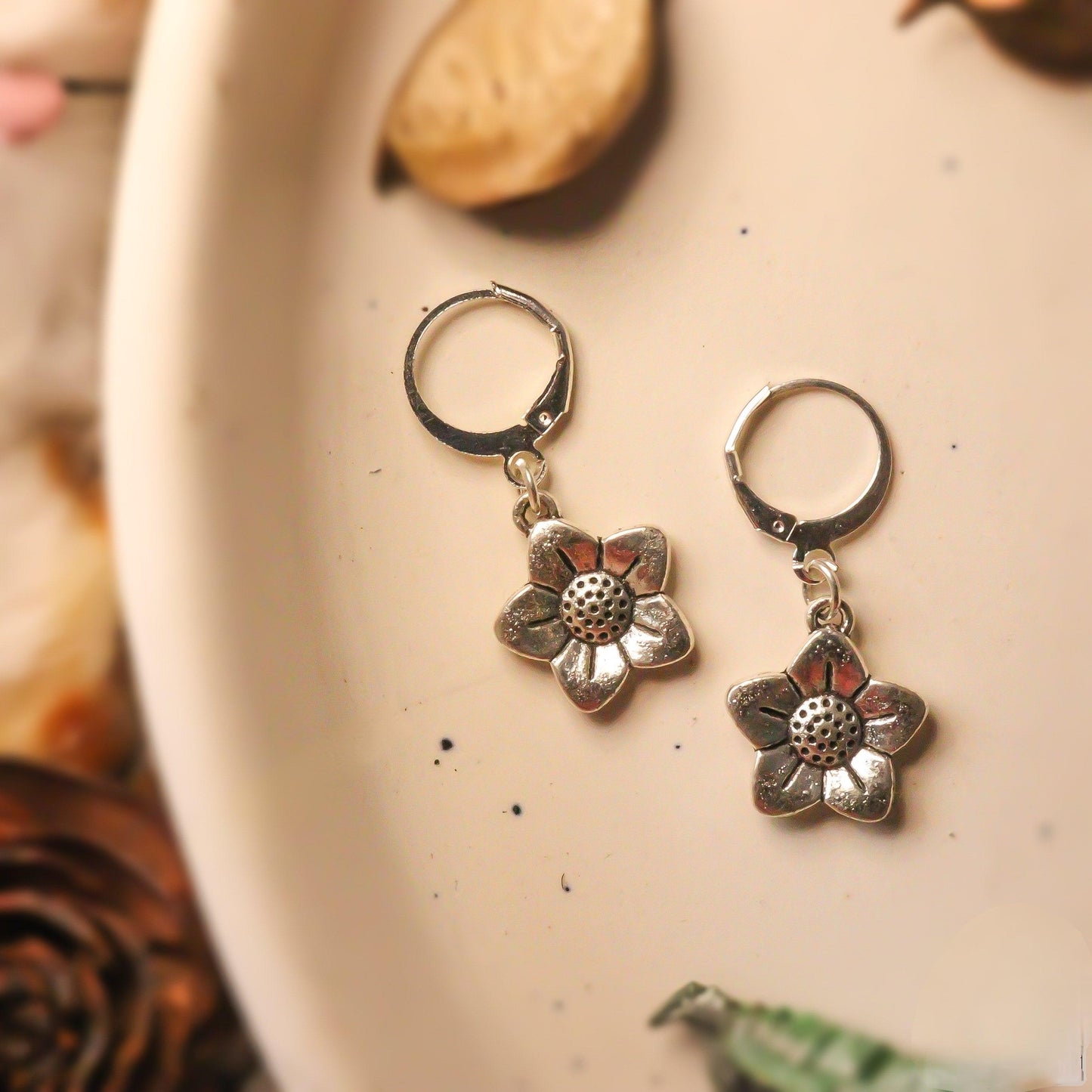 Floral Elegance Earrings - Curvy Jewels
