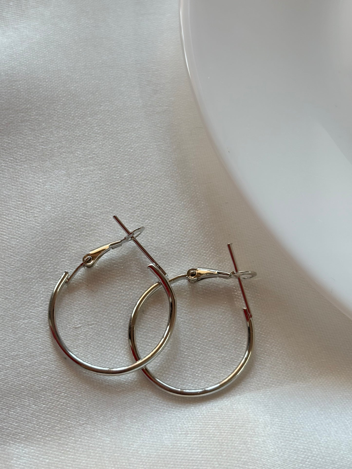 Medium Hoops