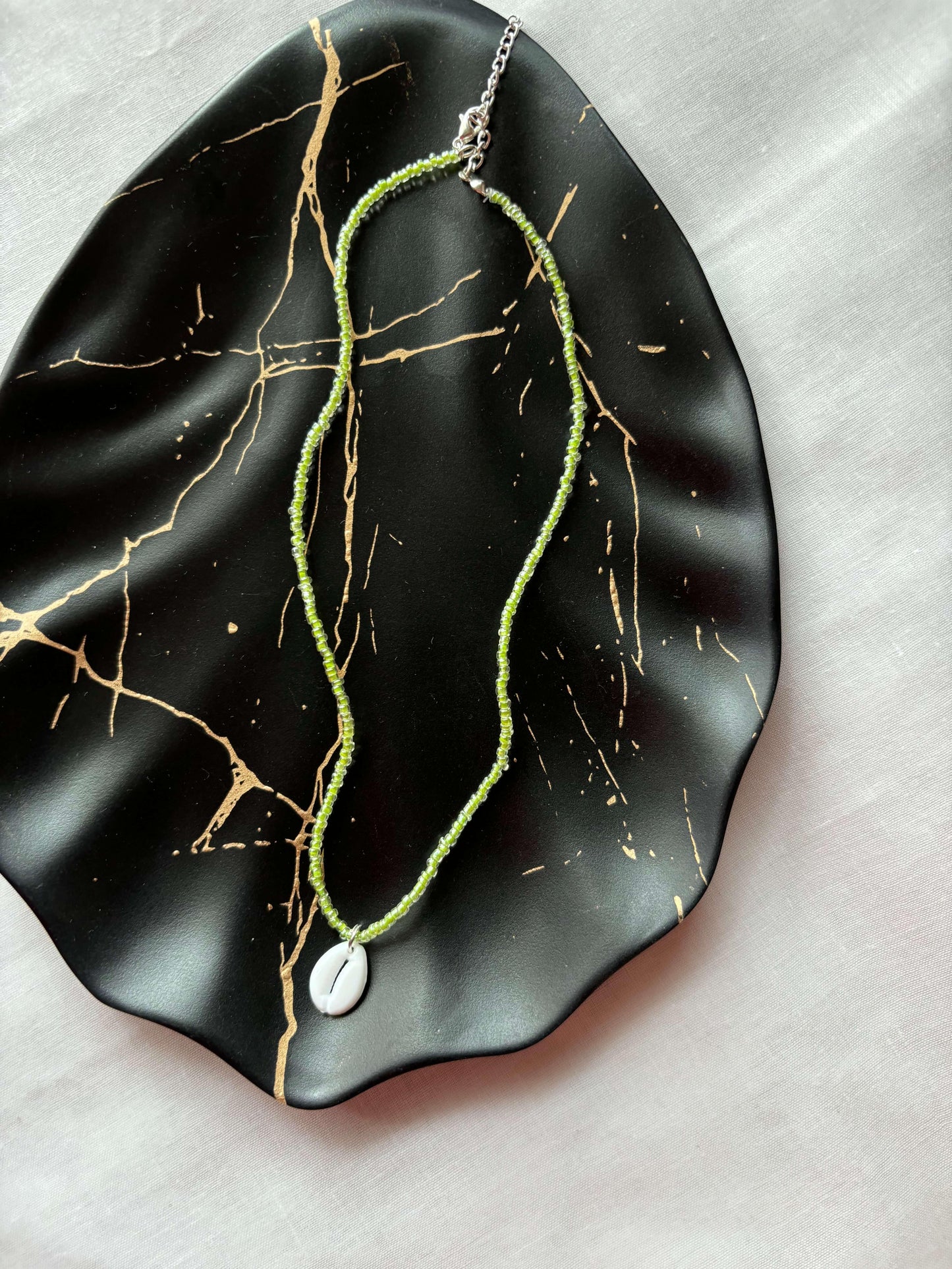 Emerald Sea Shell Choker - Curvy Jewels