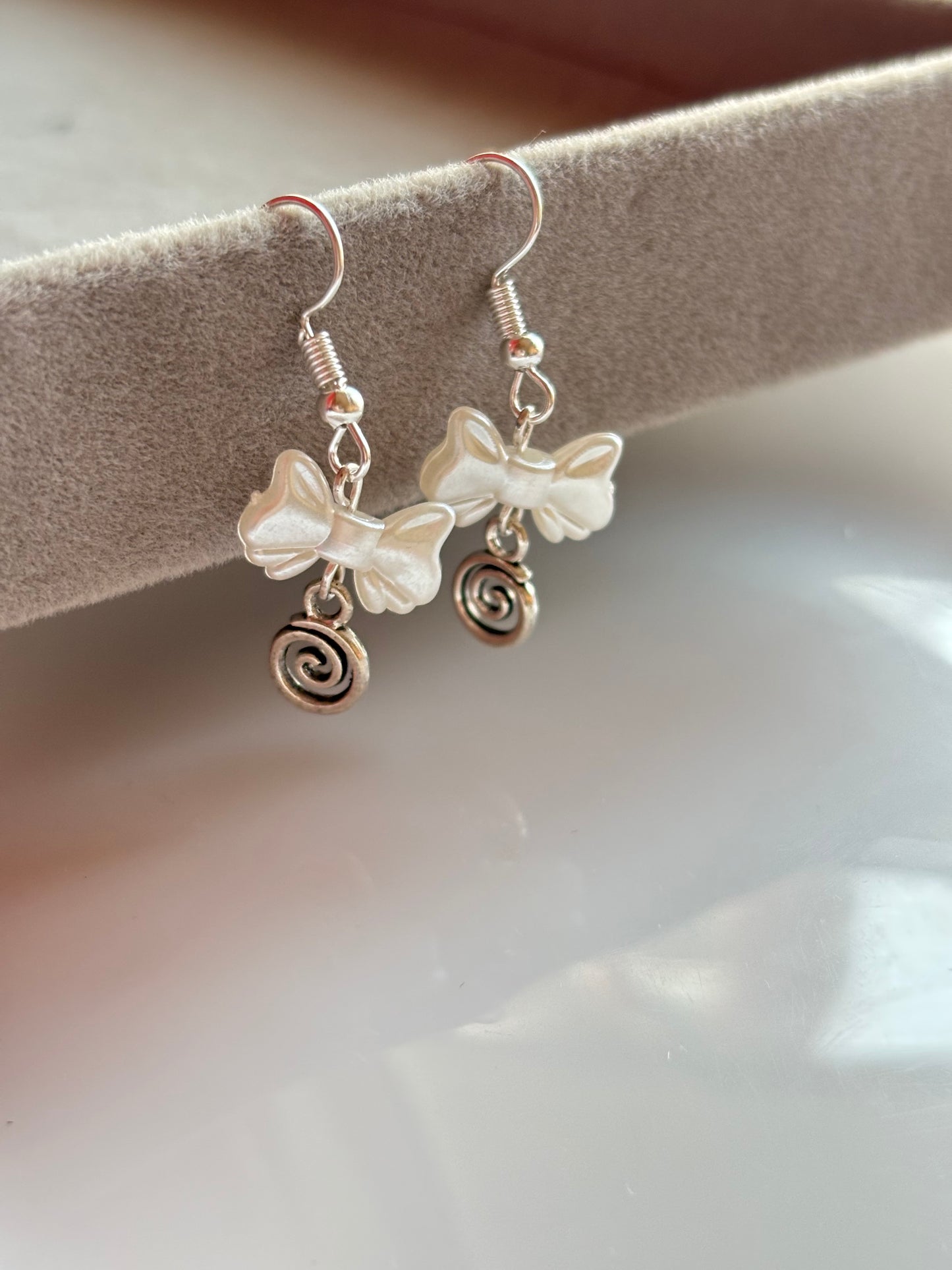 Bow Swirl Earrings - Curvy Jewels