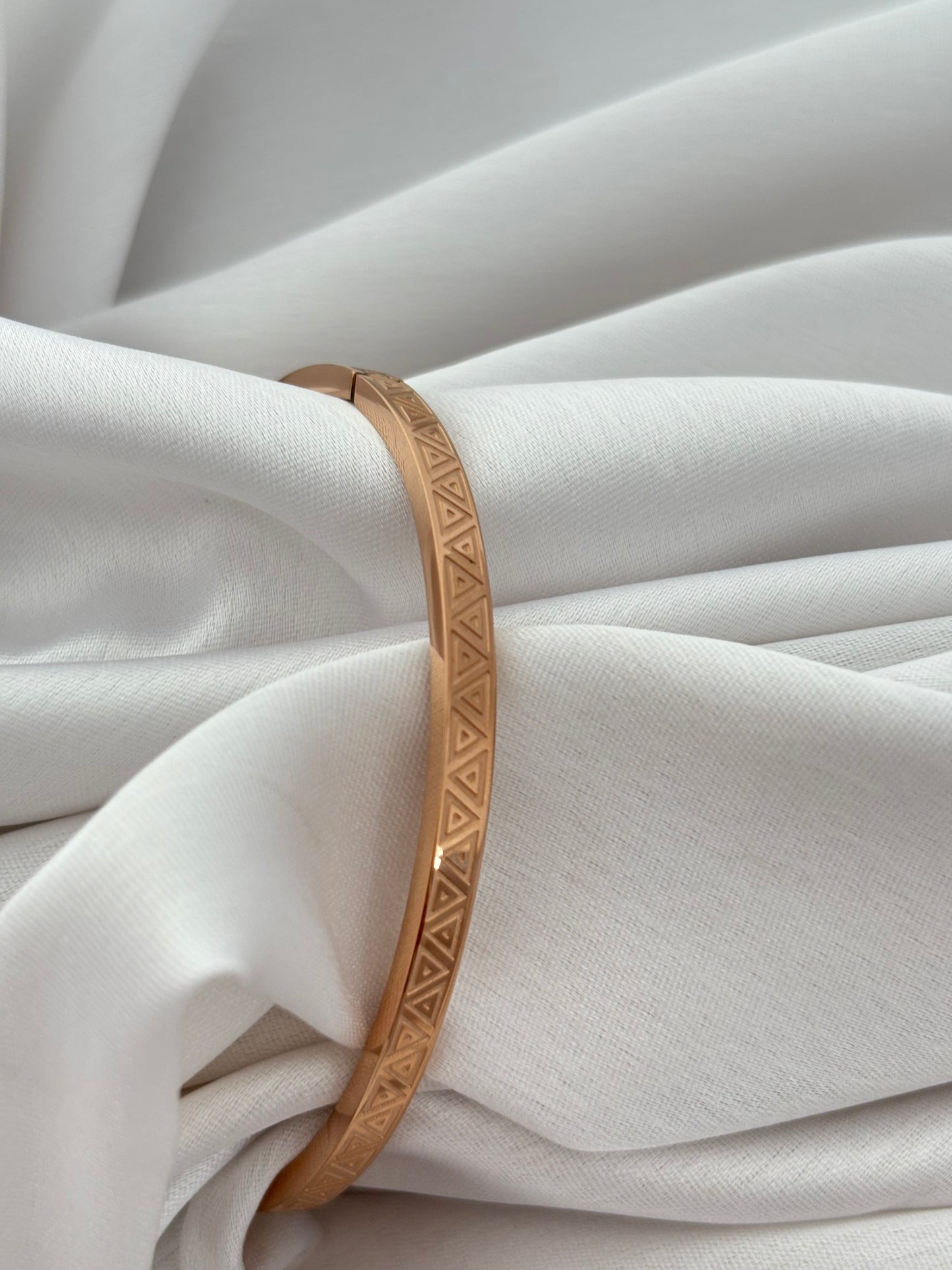 Sleek Designer Kada