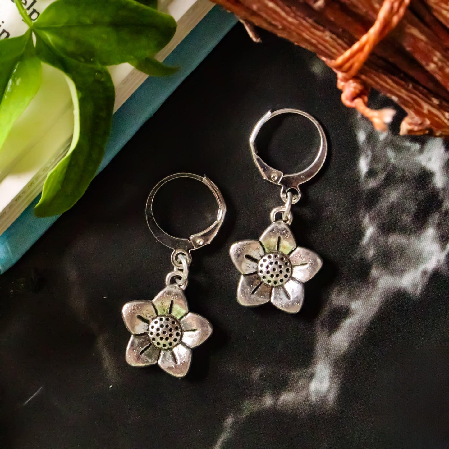 Floral Elegance Earrings - Curvy Jewels