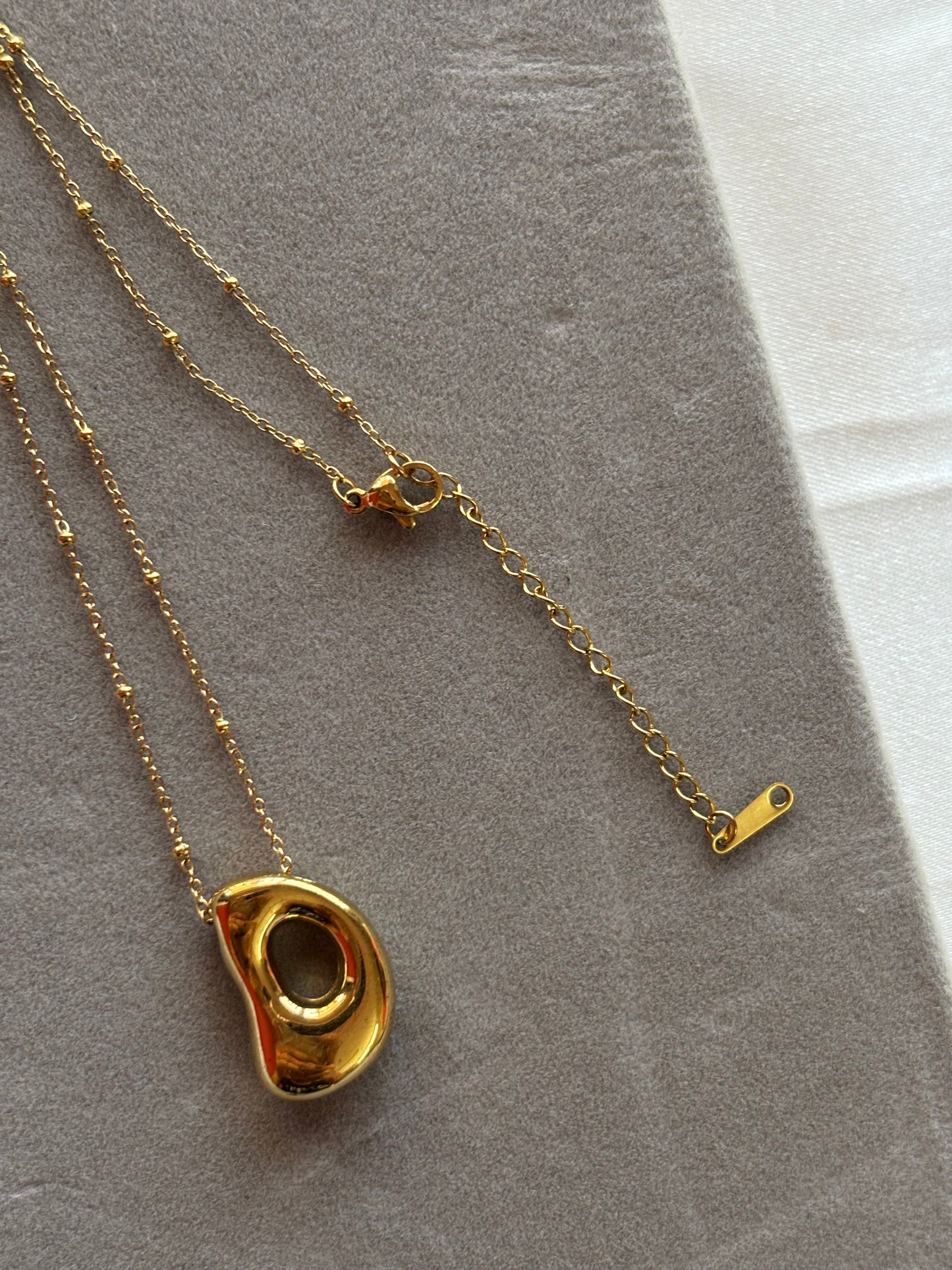 Chunky “D” Initial Necklace - Curvy Jewels