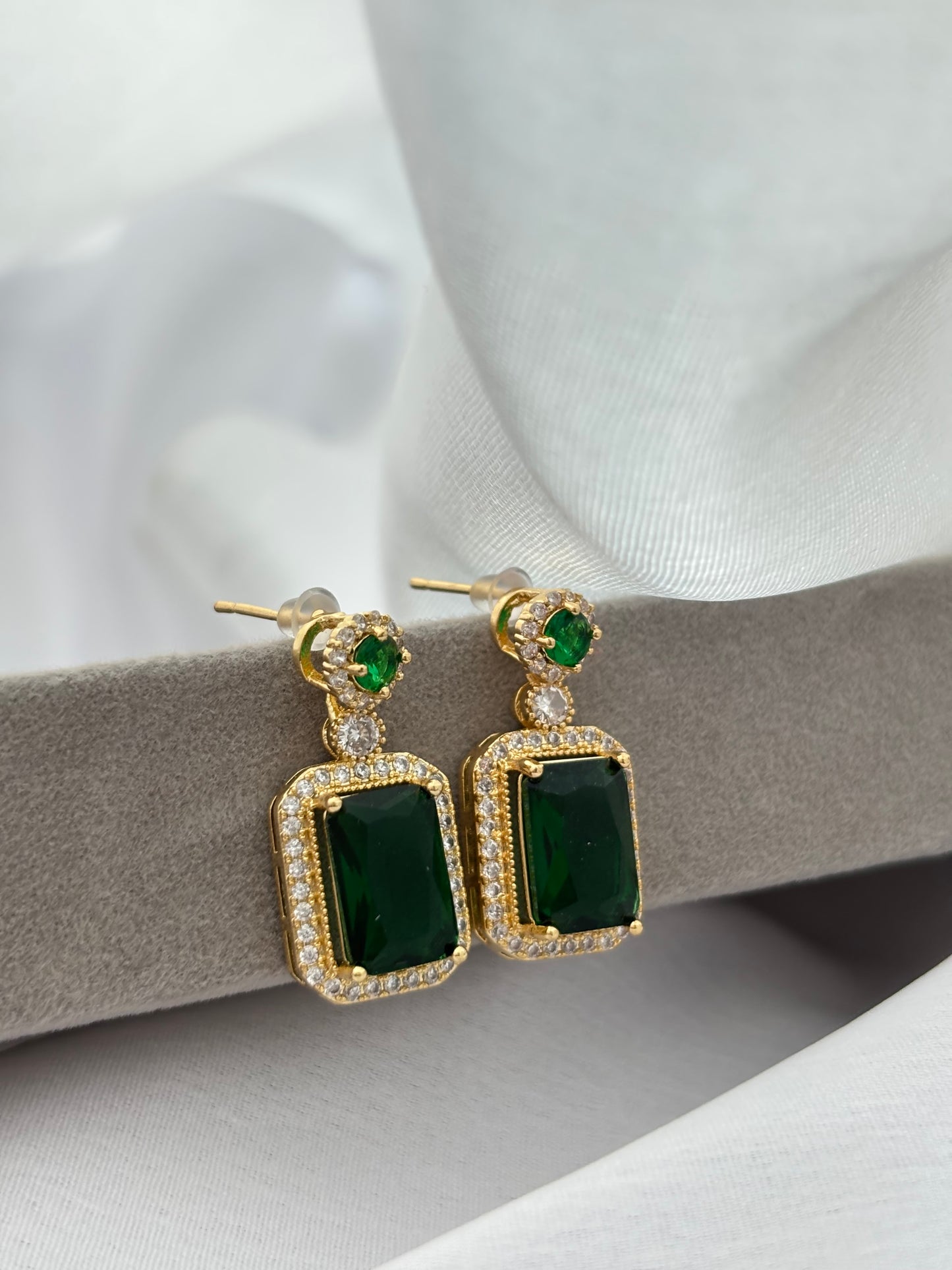 Emerald Necklace & Earrings Set
