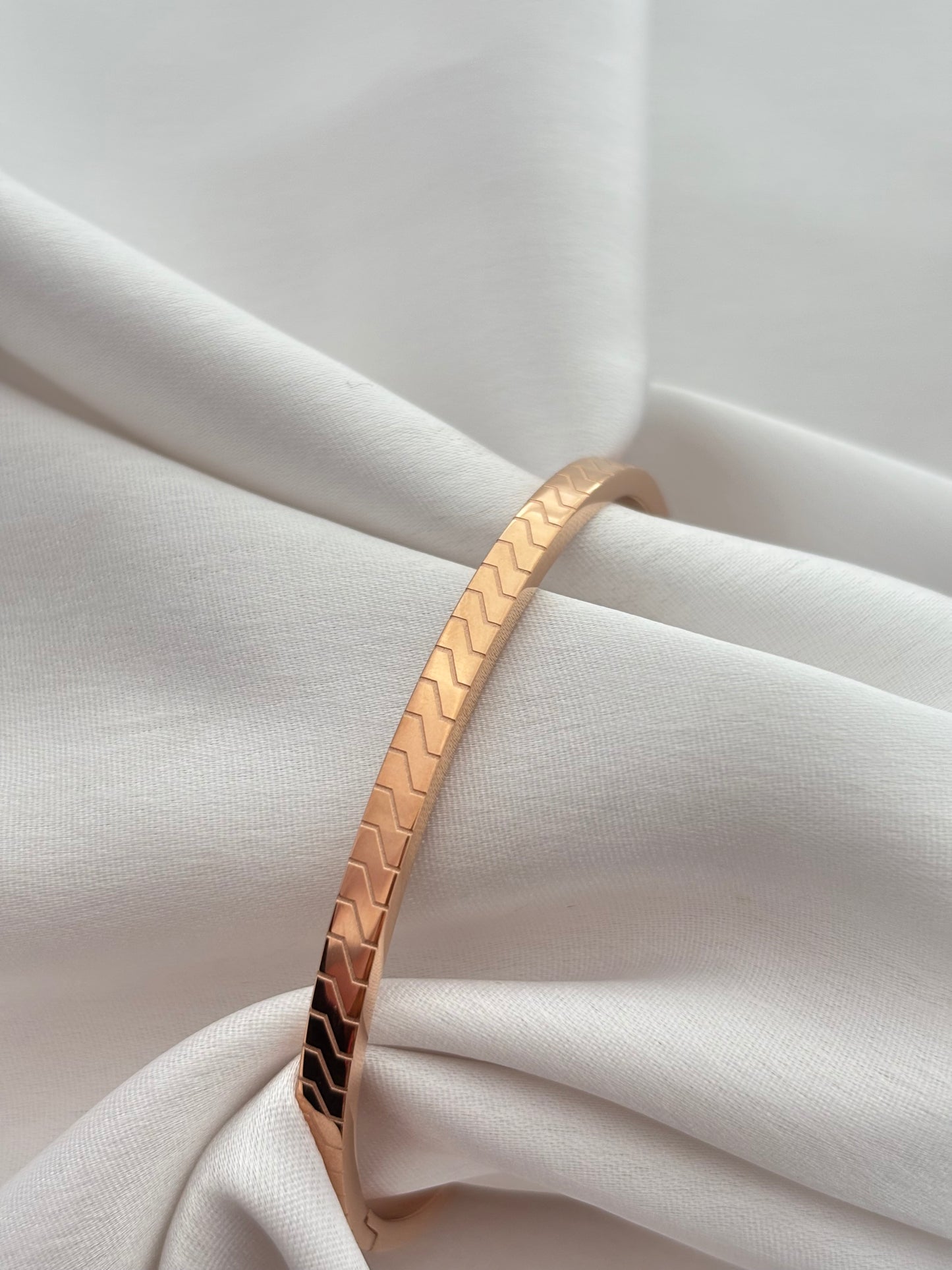 Sleek Designer Kada
