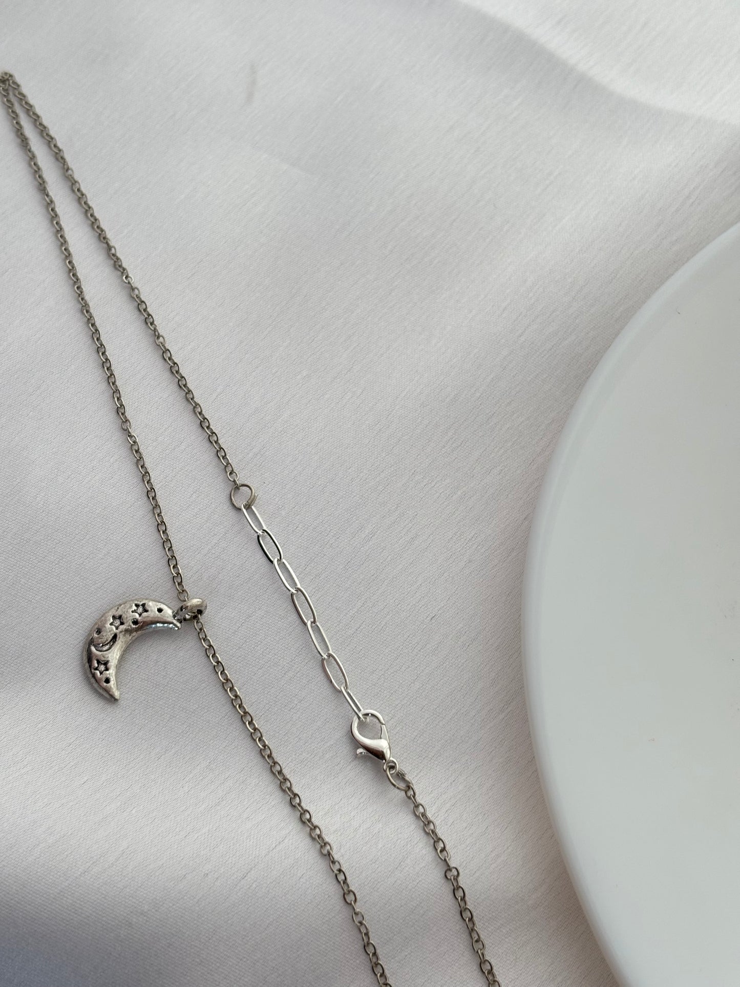 Elegant Crescent Moon Necklace