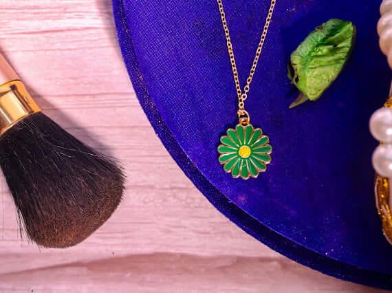 Emerald Blossom Pendant Necklace - Curvy Jewels