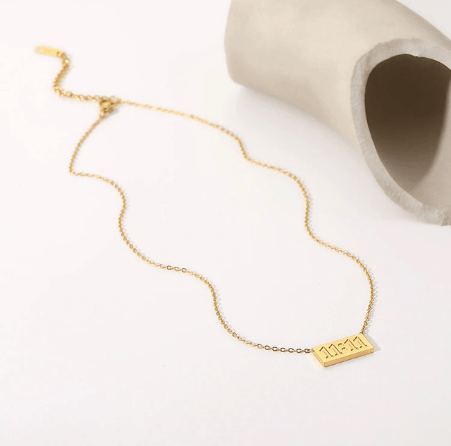 Eternal Elegance - Curvy Jewels
