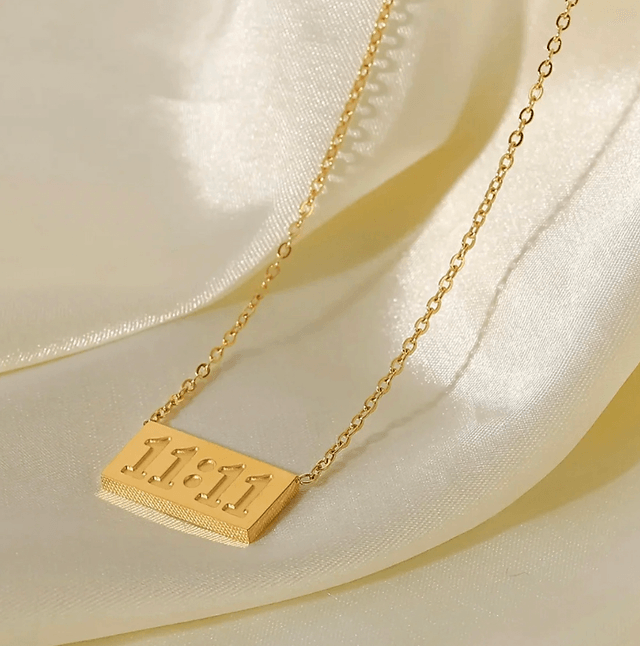 Eternal Elegance - Curvy Jewels