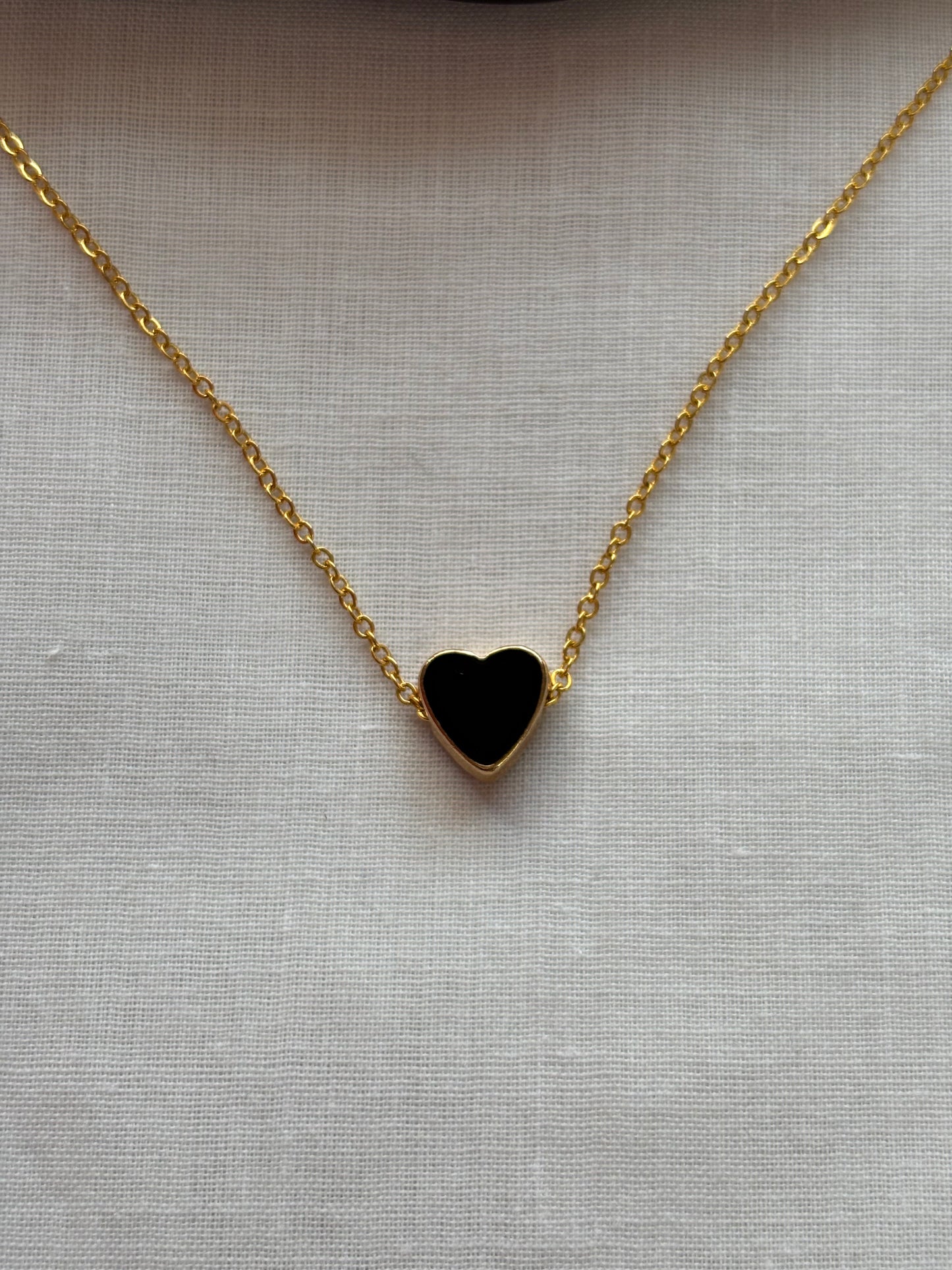 Elegant Heart Choker Necklace in Gold - Curvy Jewels