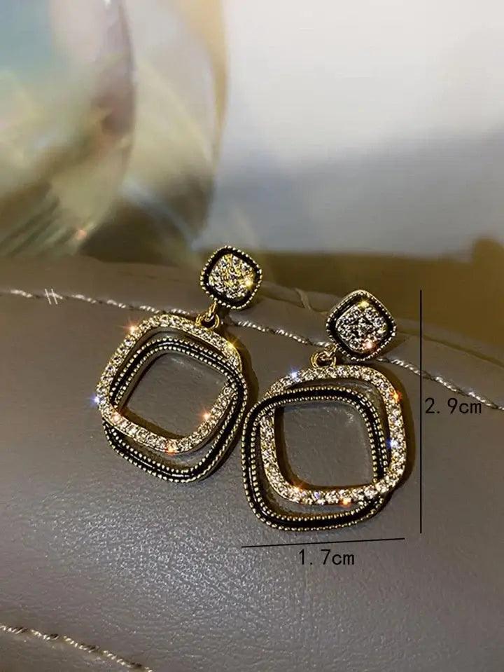 Geometric Elegance Earrings - Curvy Jewels