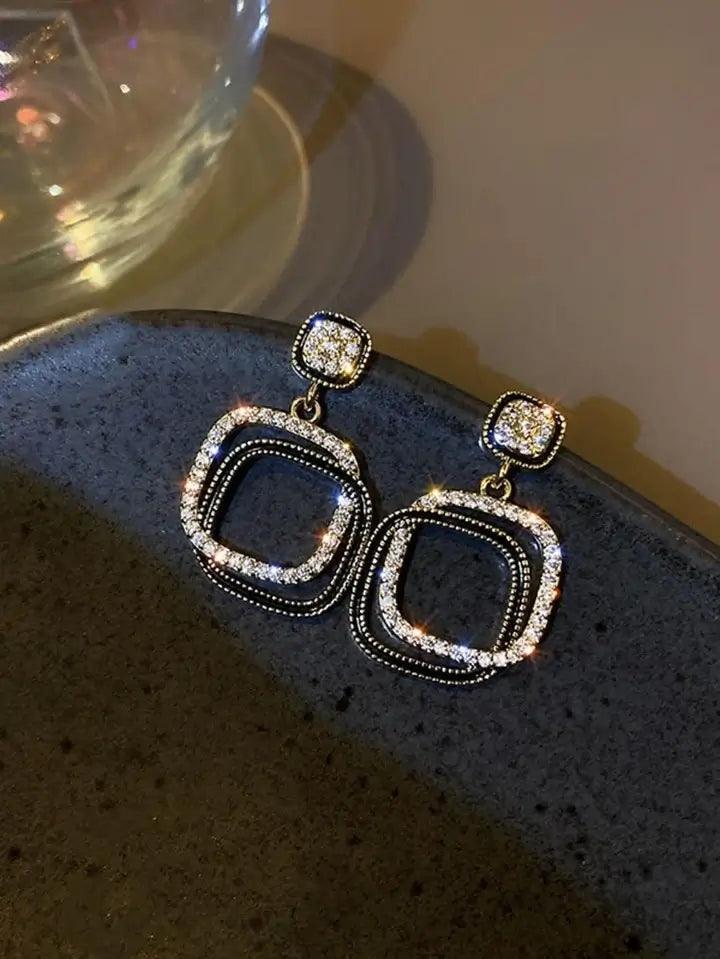 Geometric Elegance Earrings - Curvy Jewels