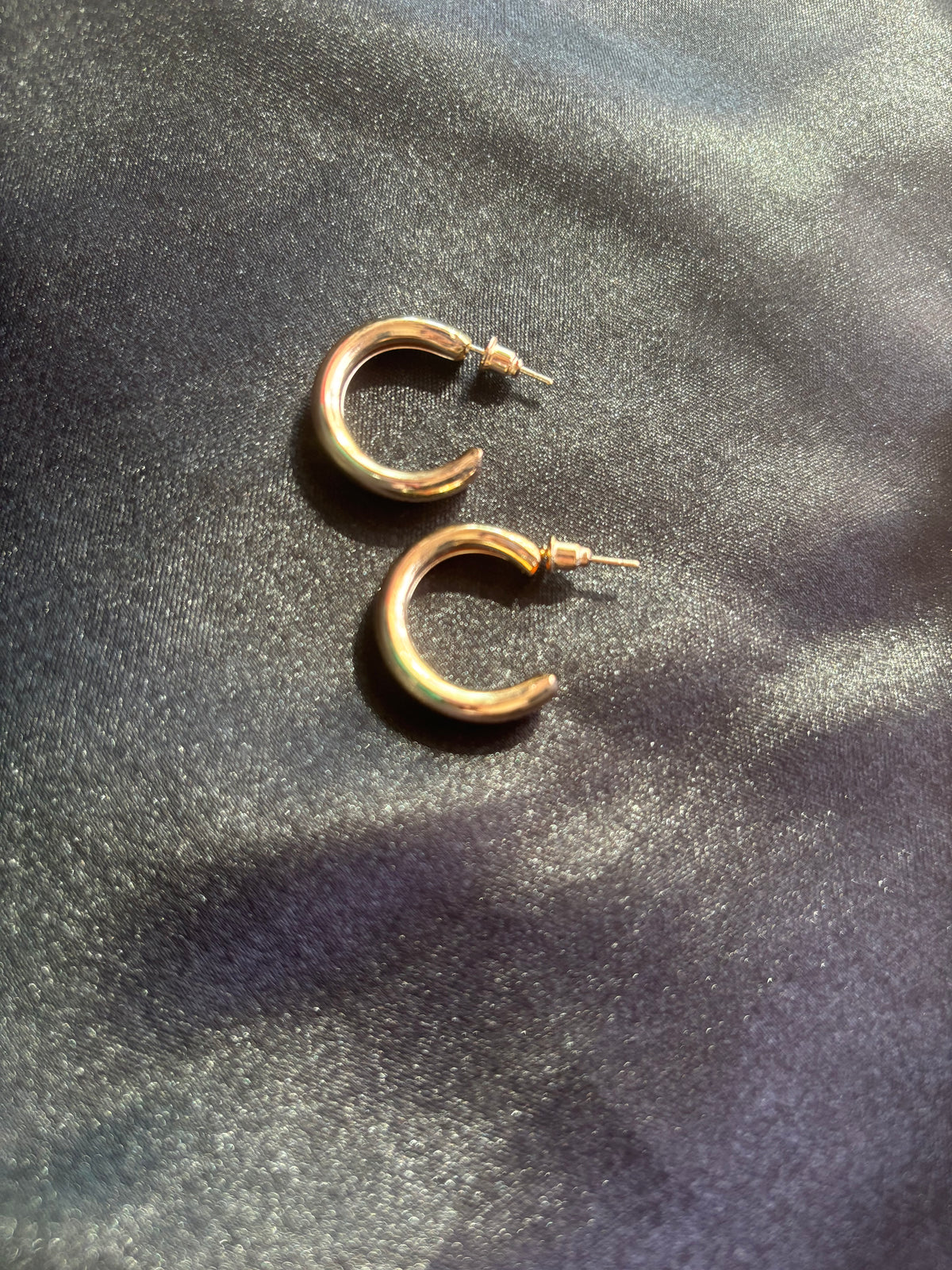 Classic Gold Chunky Open-Hoop Earrings