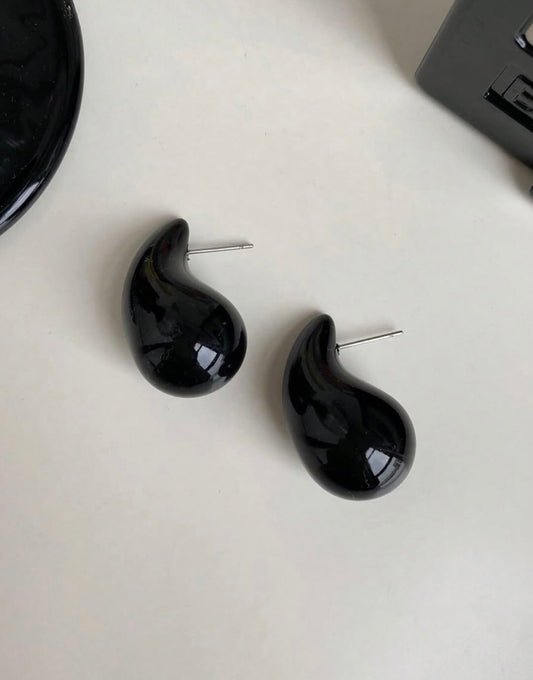 Minimalist Teardrop Earrings