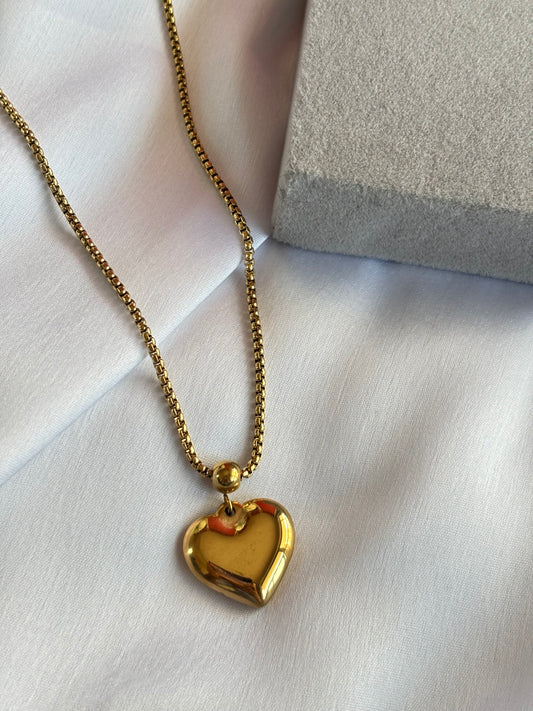 Gold Heart Pendant Necklace