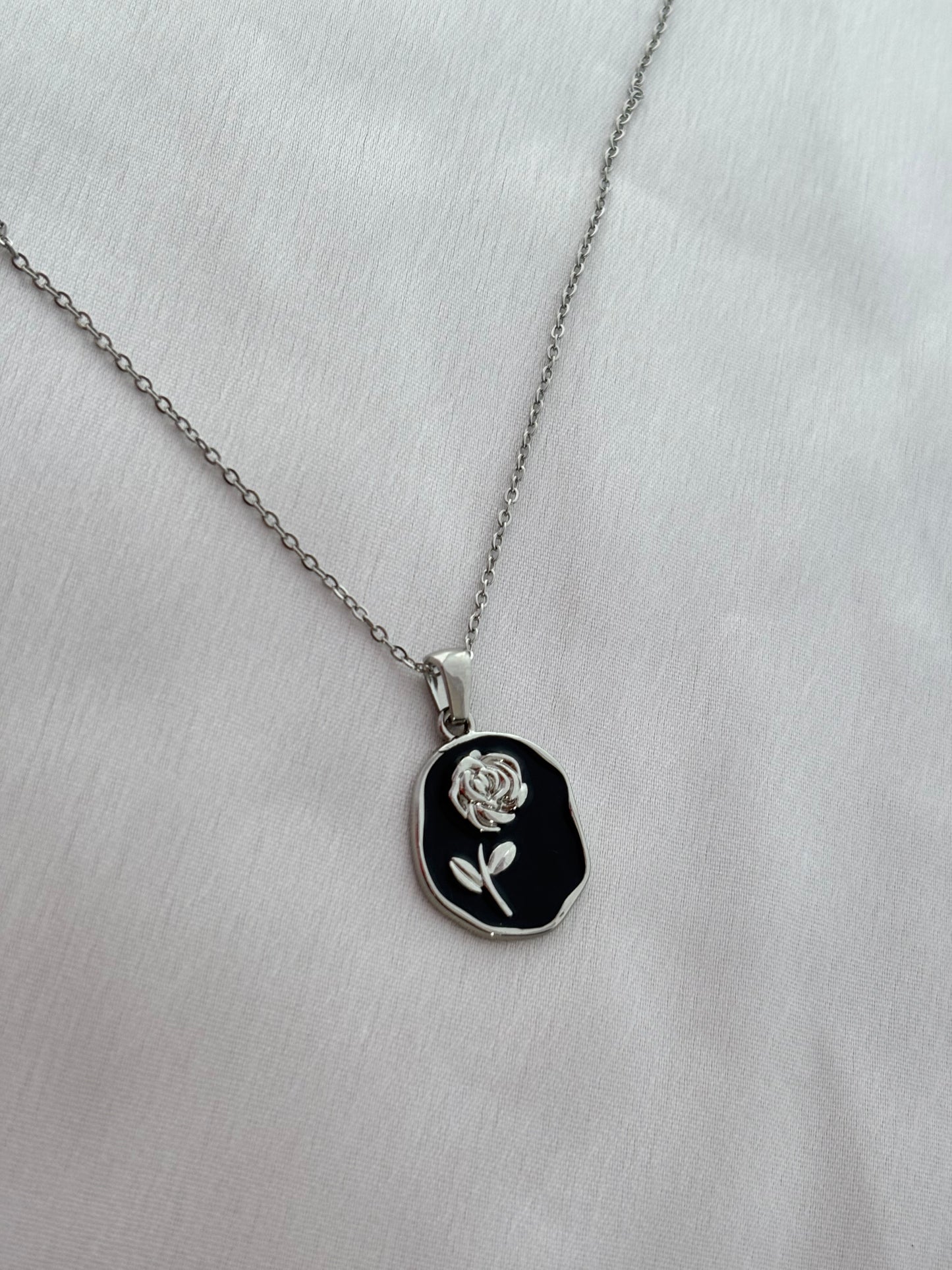 Noir Bloom Necklace 🌹 - Curvy Jewels