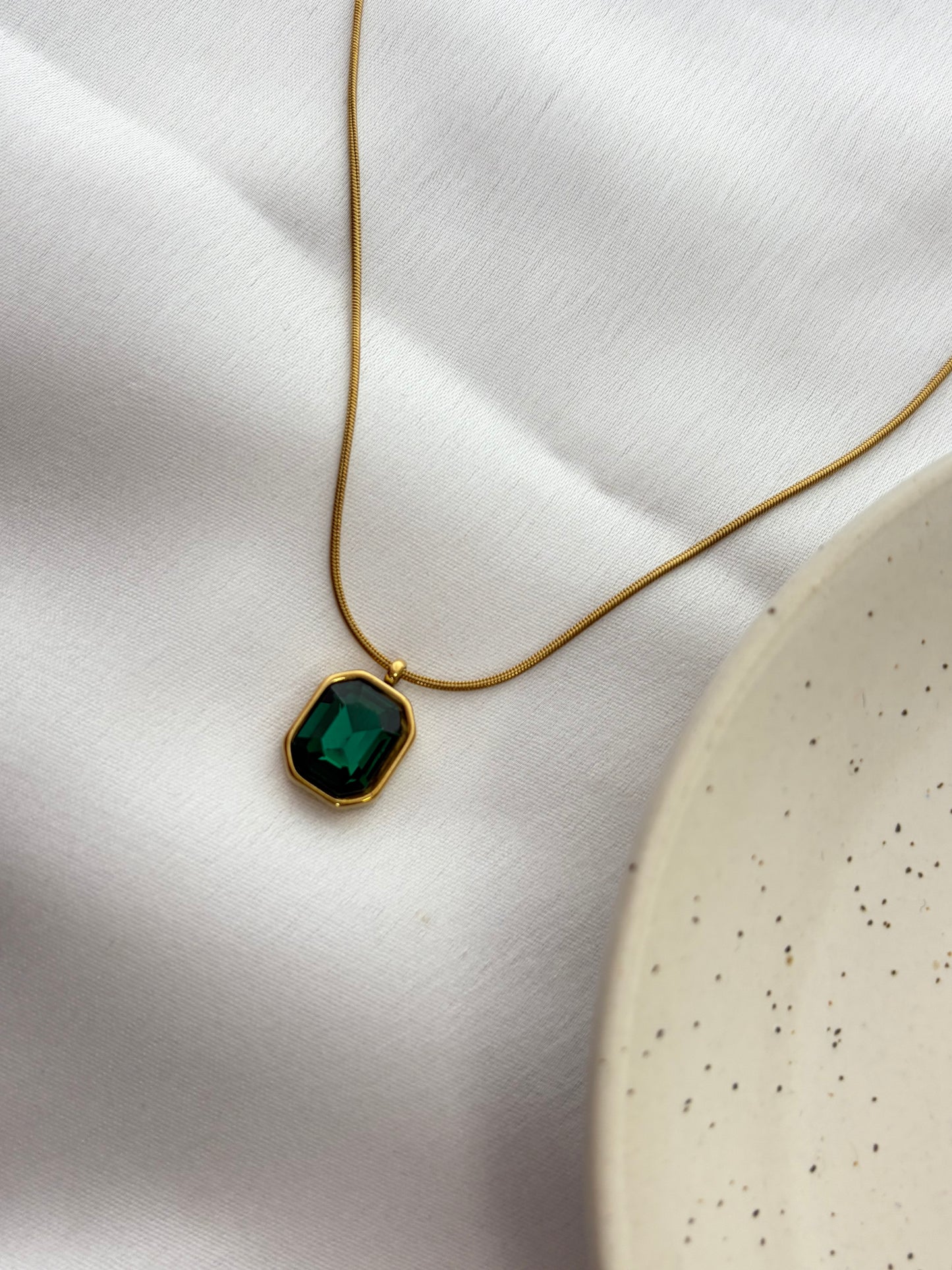 Gold Emerald Pendant Necklace