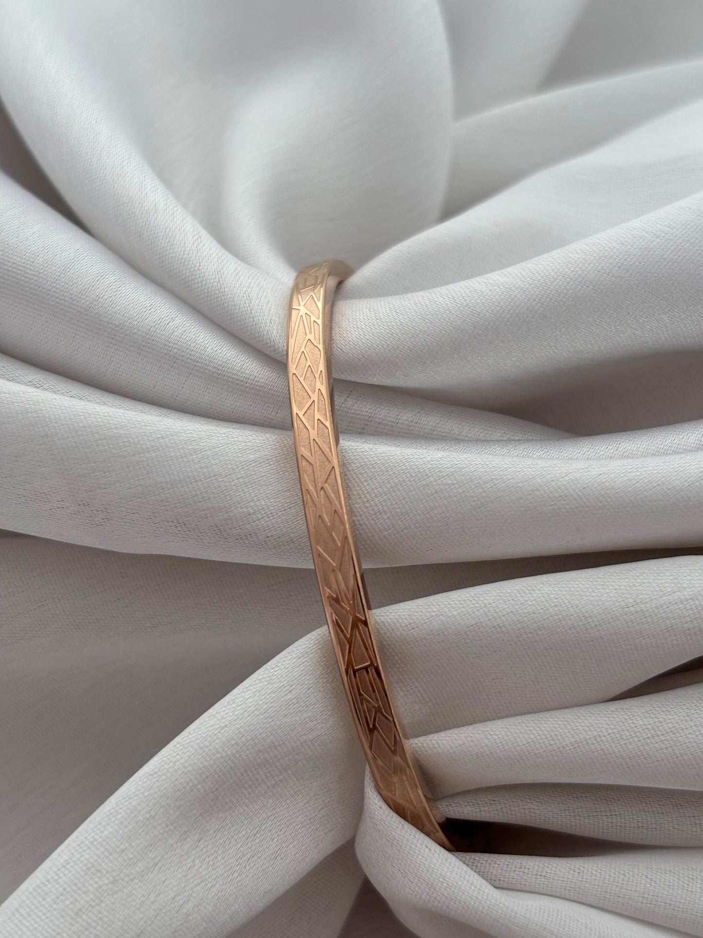 Sleek Designer Kada
