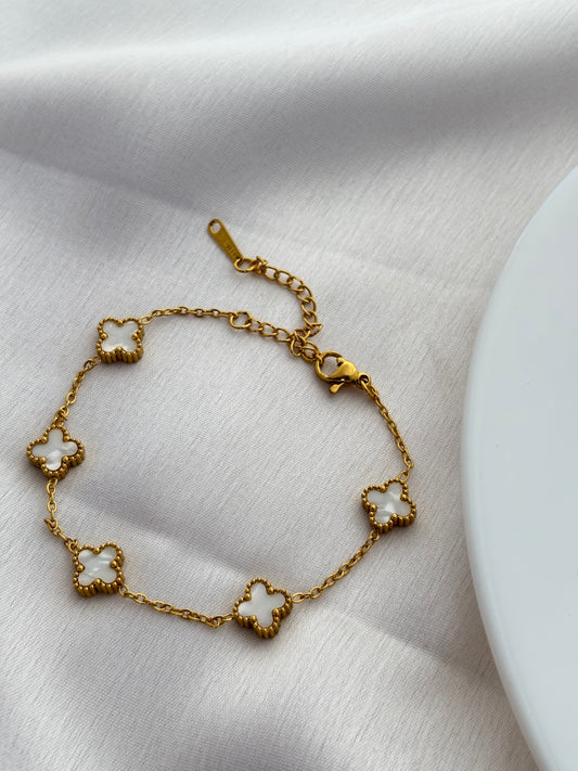 Elegant Mini  White Clover Anti Tarnish Bracelet