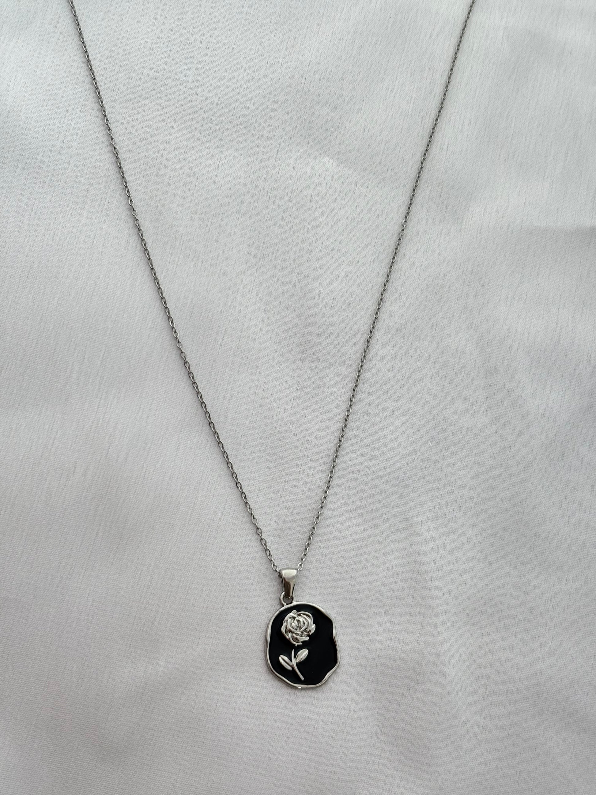Noir Bloom Necklace 🌹 - Curvy Jewels