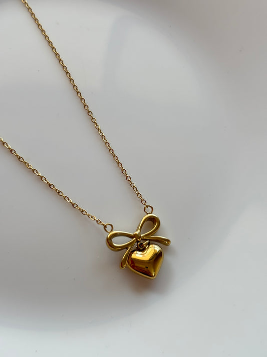 Elegant Gold Heart Bow Necklace