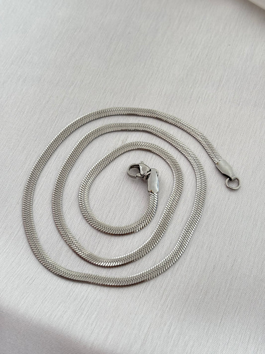 Silver Snake Chain 17” (4)