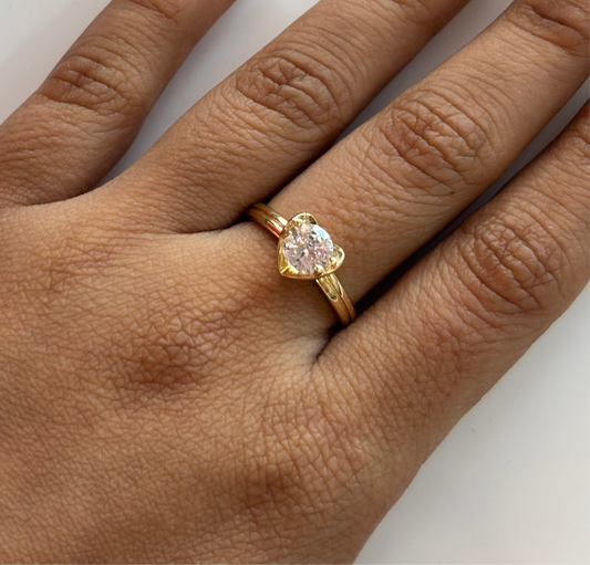 Sparkling Heart Gemstone Ring